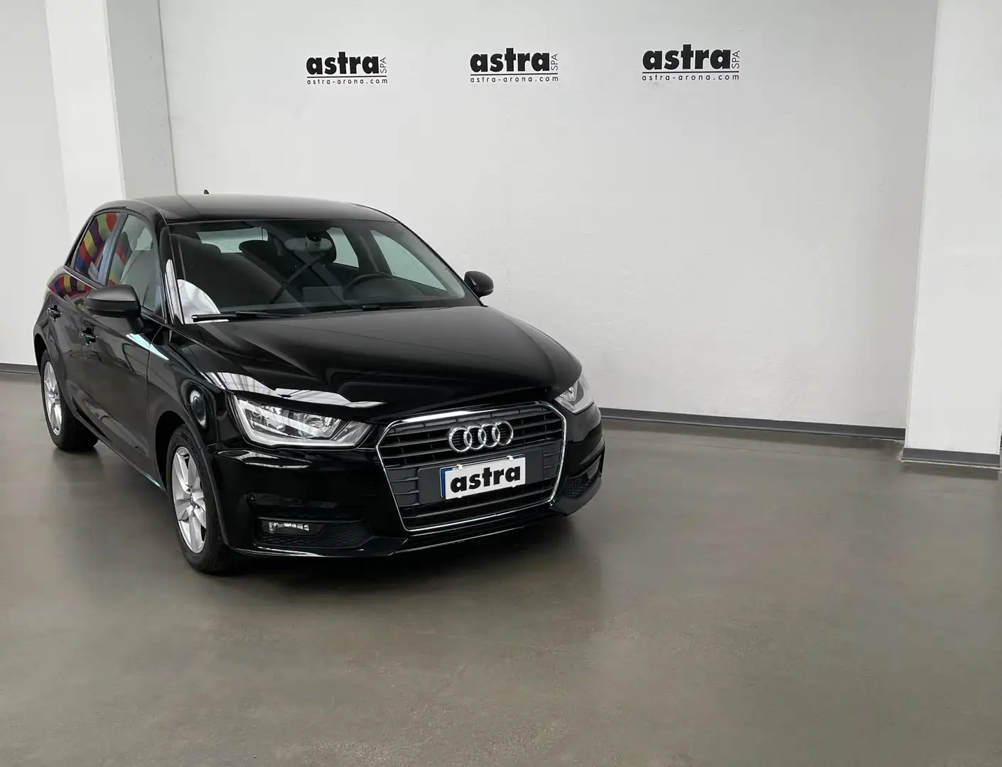 Audi A1 SPB 1.4 TDI Admired Noir - 1