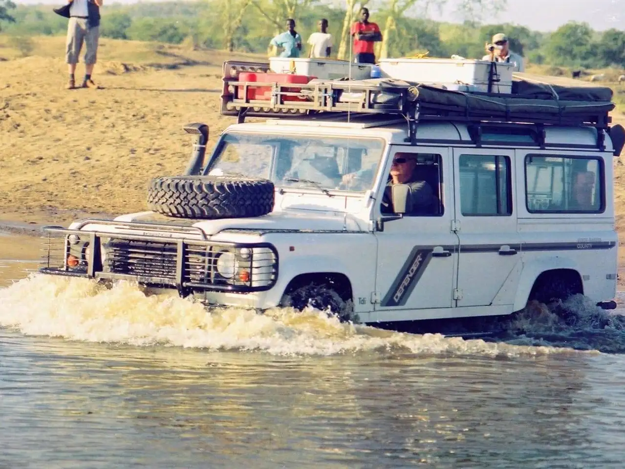 Land Rover Defender Typ 110 County, foto 11