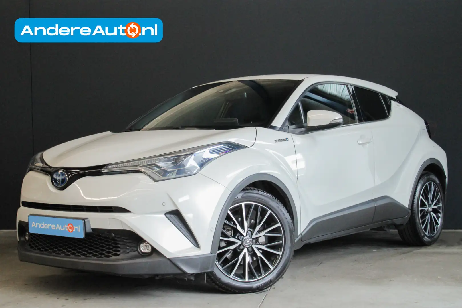 Toyota C-HR 1.8 Hybrid Premium |NL auto|leder|Apple/Android|BL Wit - 1