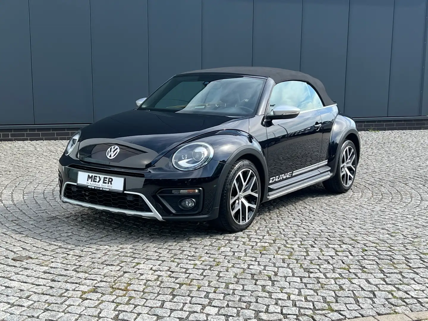 Volkswagen Beetle Cabrio Dune 2.0 TDI DSG *Xenon, Navi, Sitzhzg., 1 Schwarz - 2
