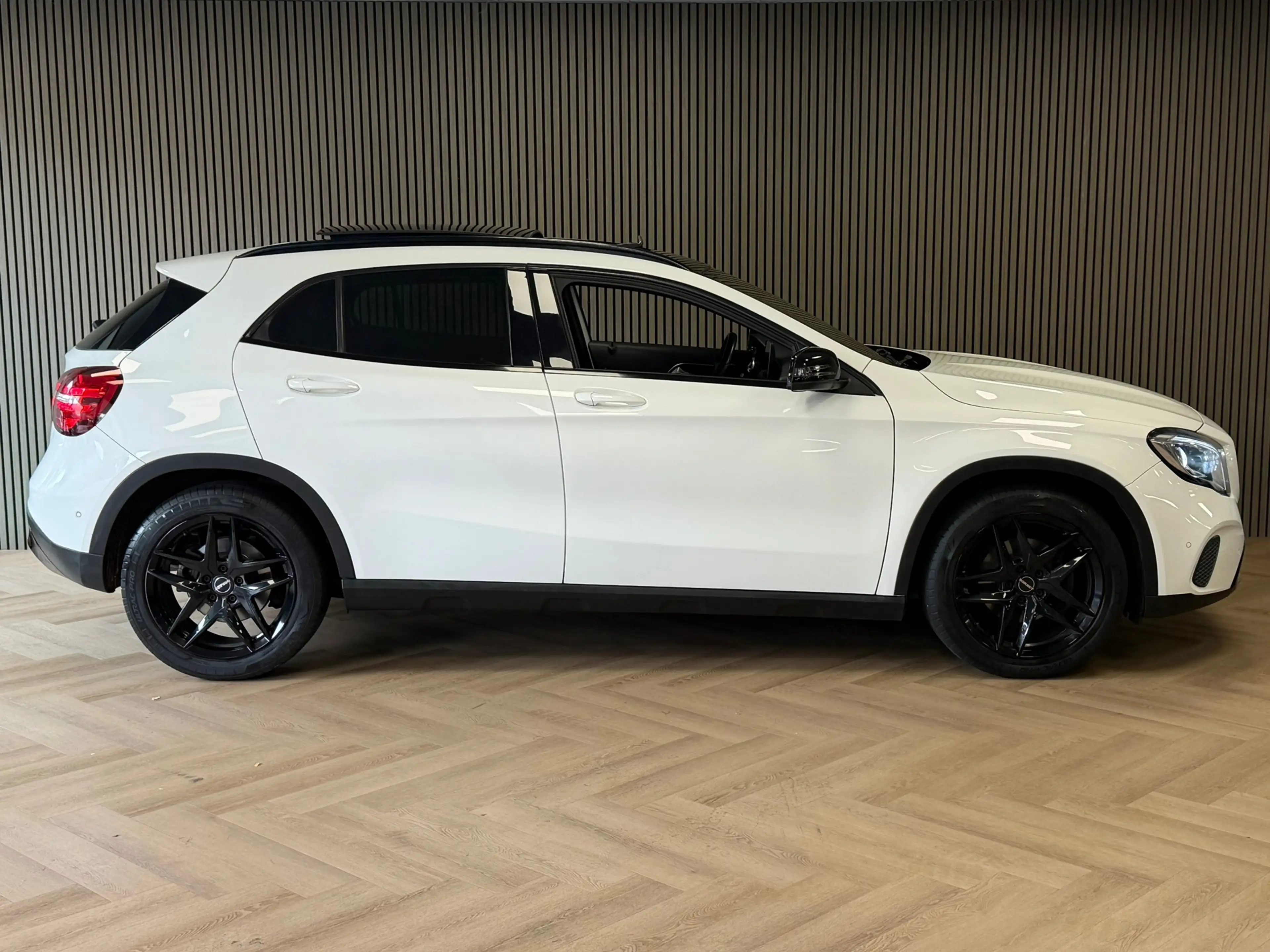 Mercedes-Benz GLA 180 Premium Plus AUT. PANORAMADAK NAVIGATIE CAMERA AIR — photo 5