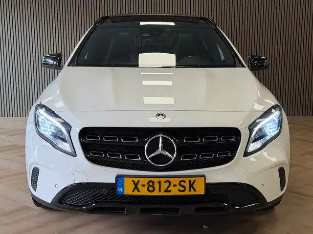 Mercedes-Benz GLA view 2