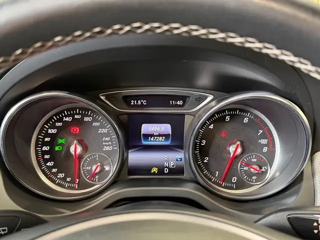 Mercedes-Benz GLA view 26