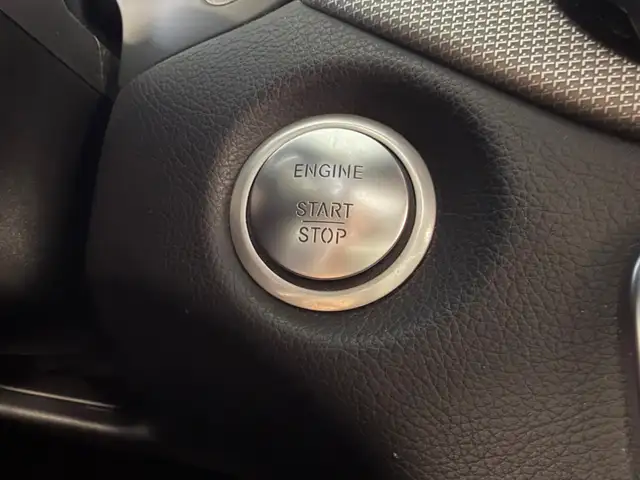 Mercedes-Benz GLA view 27