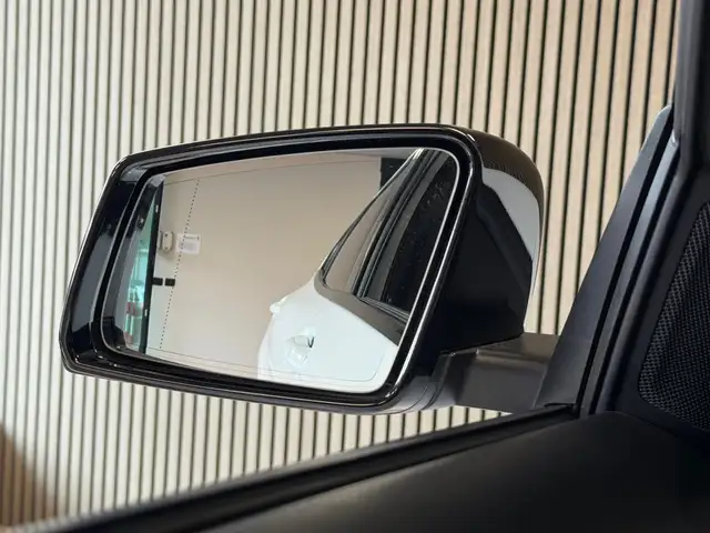 Mercedes-Benz GLA view 20