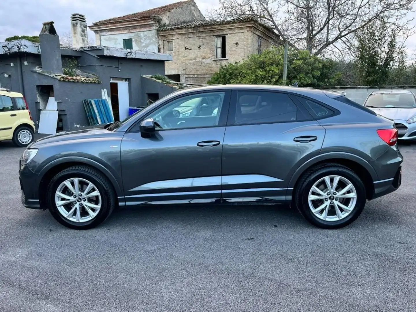 Audi Q3 35 2.0 tdi S line edition s-tronic Grigio - 2