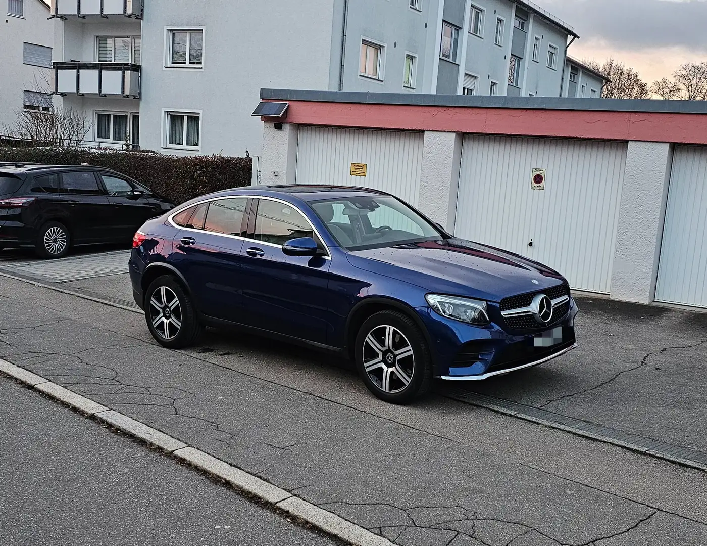 Mercedes-Benz GLC 350 GLC-Coupe Diesel d Coupe 4Matic 9G-TRONIC AMG Line Blau - 1