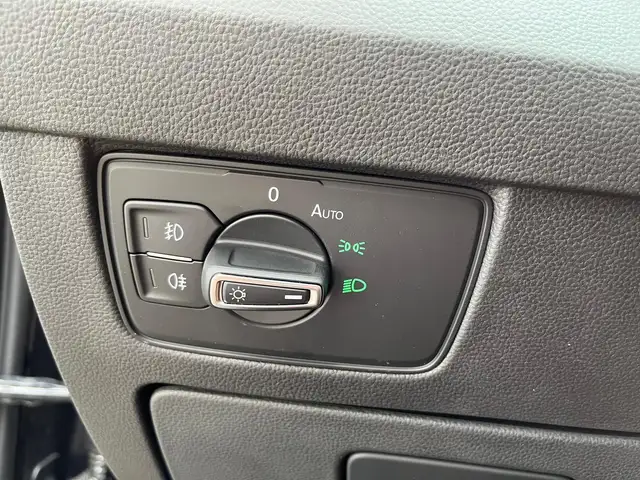 Volkswagen Passat view 9