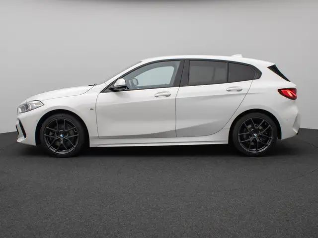 BMW M view 11