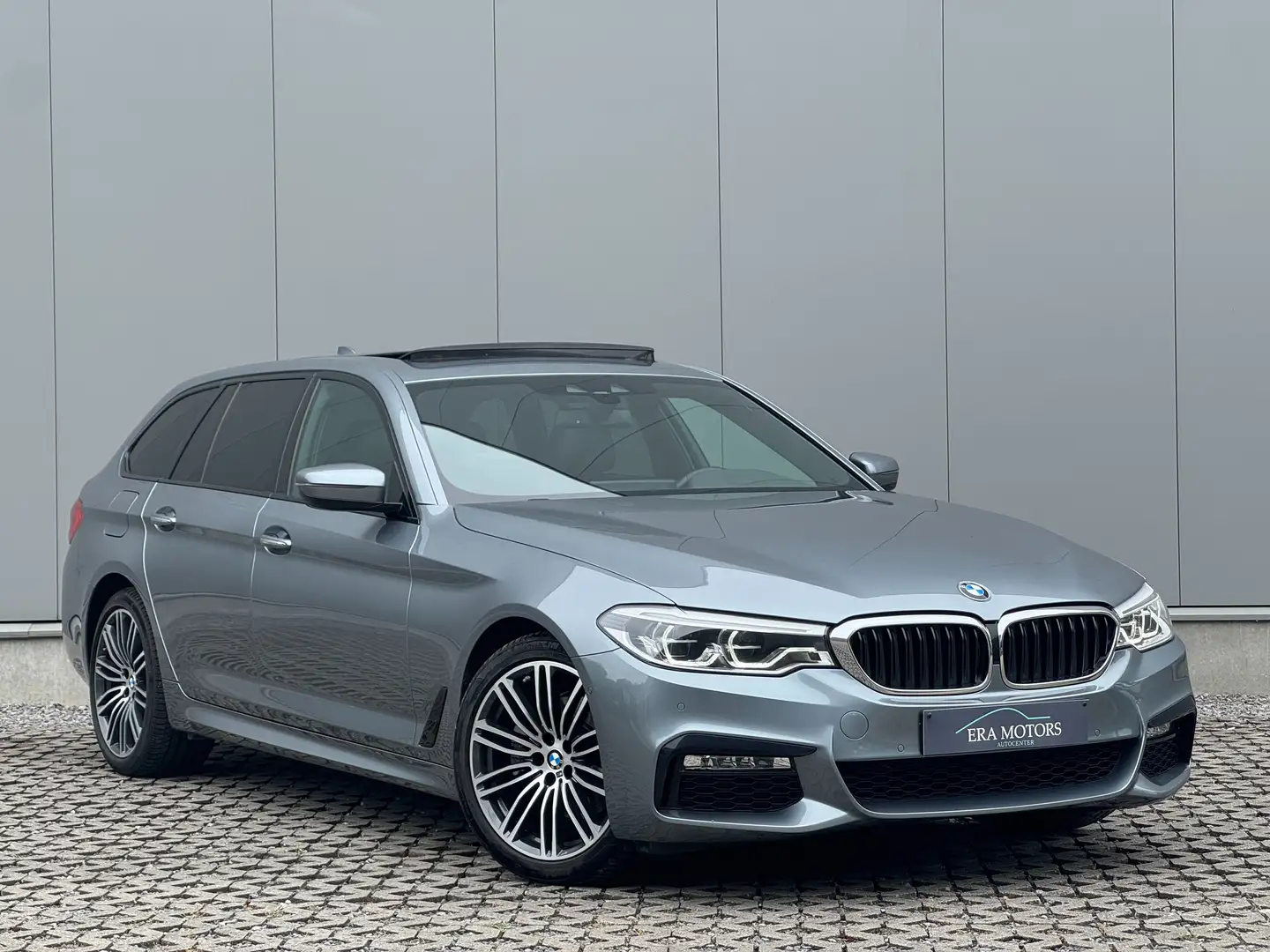 BMW 520 Touring dAS M pack Pano LED Camera Garantie * Gris - 2