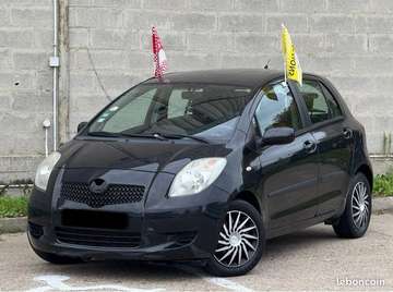 5 portes 1.3 VVTi Année 2006 205.000KM Certifié à 2490 euro