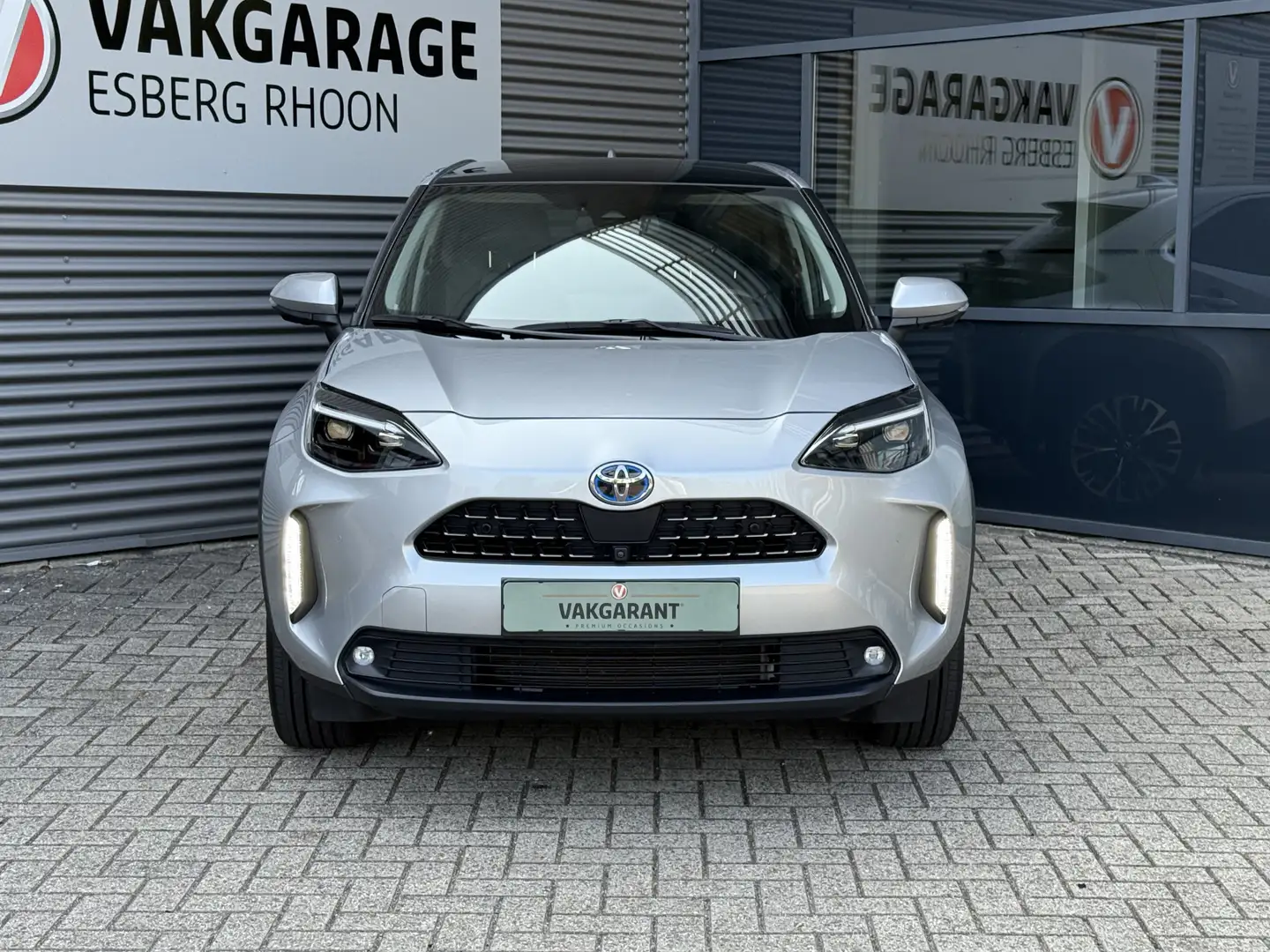 Toyota Yaris Cross 1.5 Hybrid Executive NAVI/360CAM,PANO,LEER,HUD Argent - 2