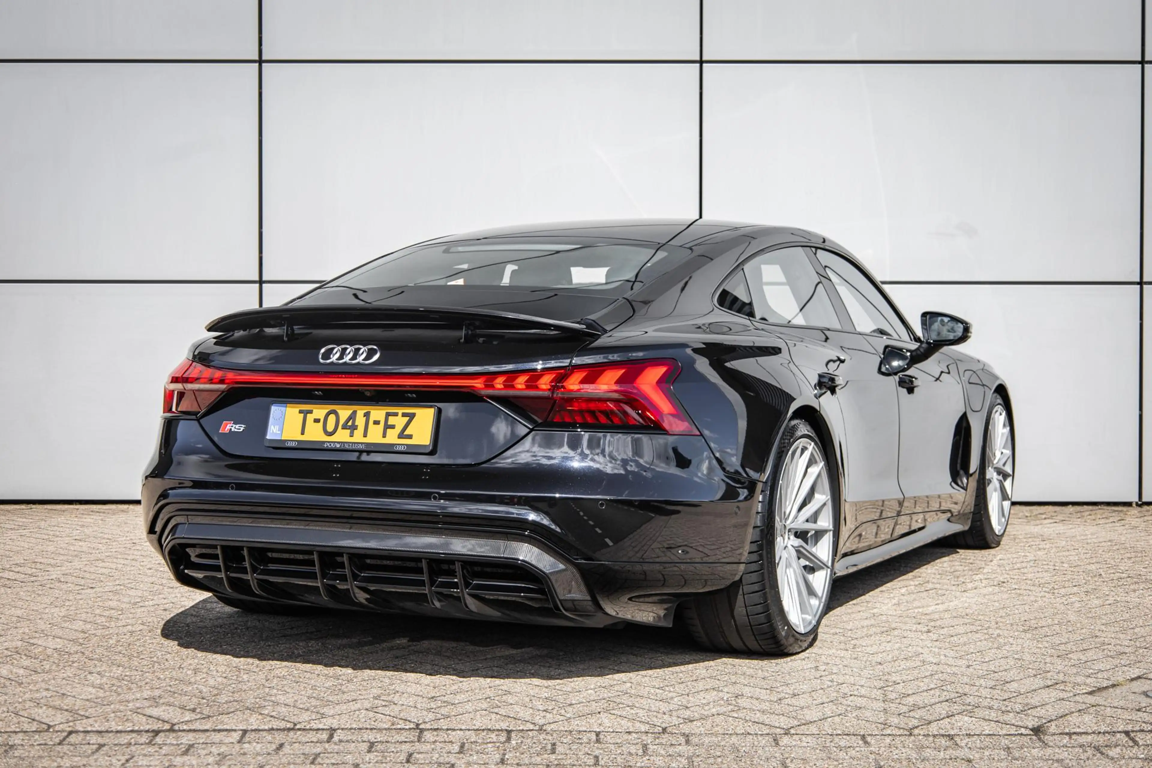 Audi RS e-tron GT 600pk 93 kWh | 21" Vossen velgen | carbon | Panora — photo 2