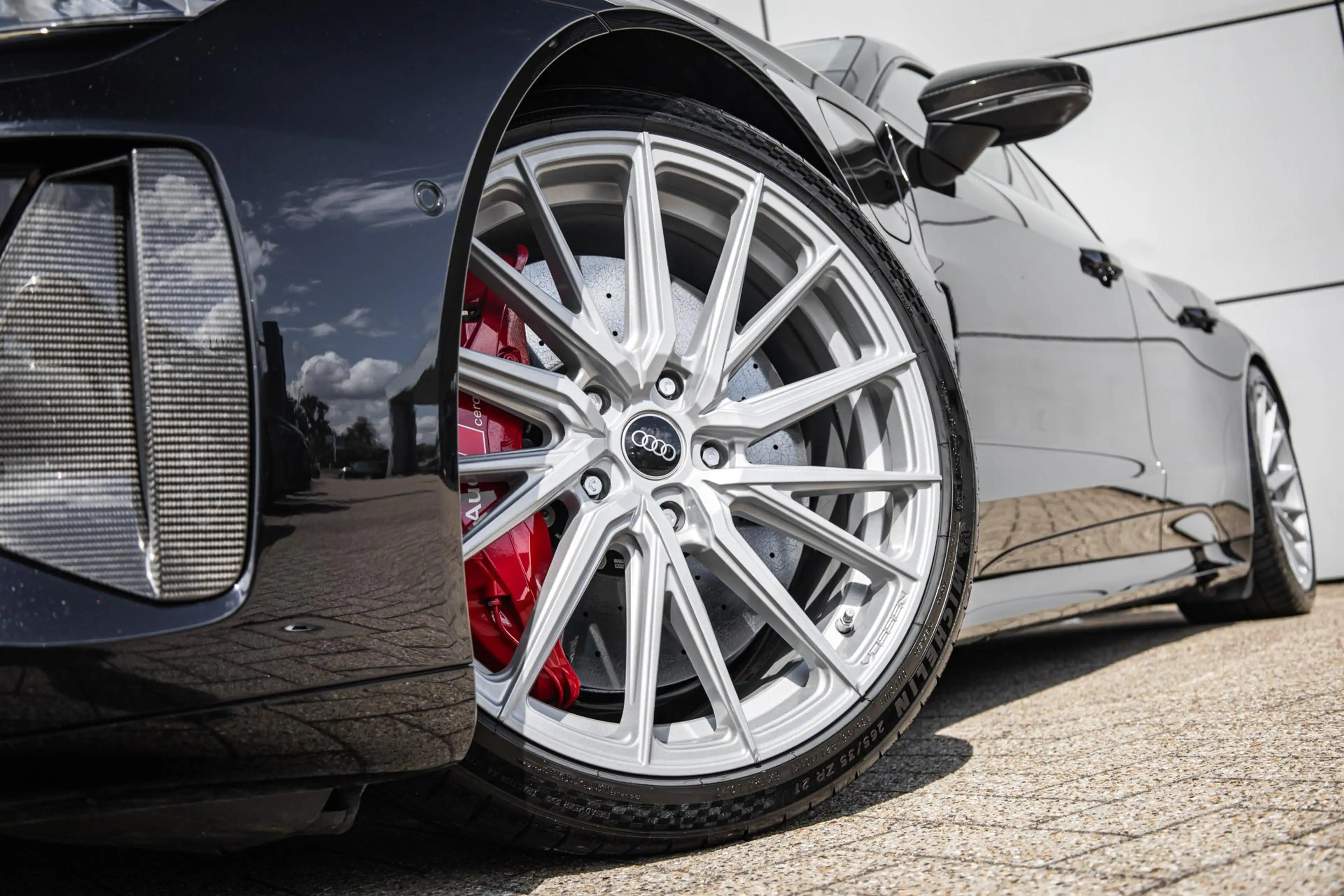 Audi RS e-tron GT 600pk 93 kWh | 21" Vossen velgen | carbon | Panora — photo 6