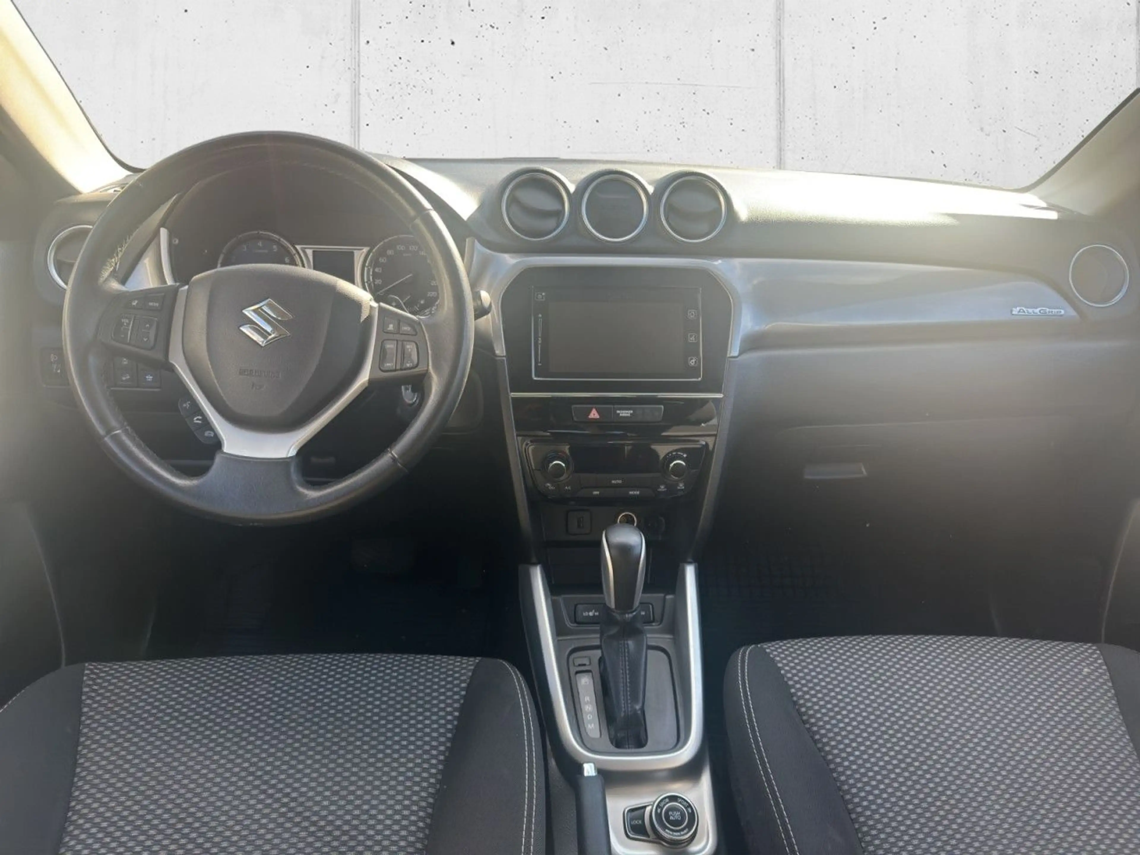 Suzuki Vitara 1.6 (4x4) Allgrip Comfort, AHK Bluetooth — photo 14