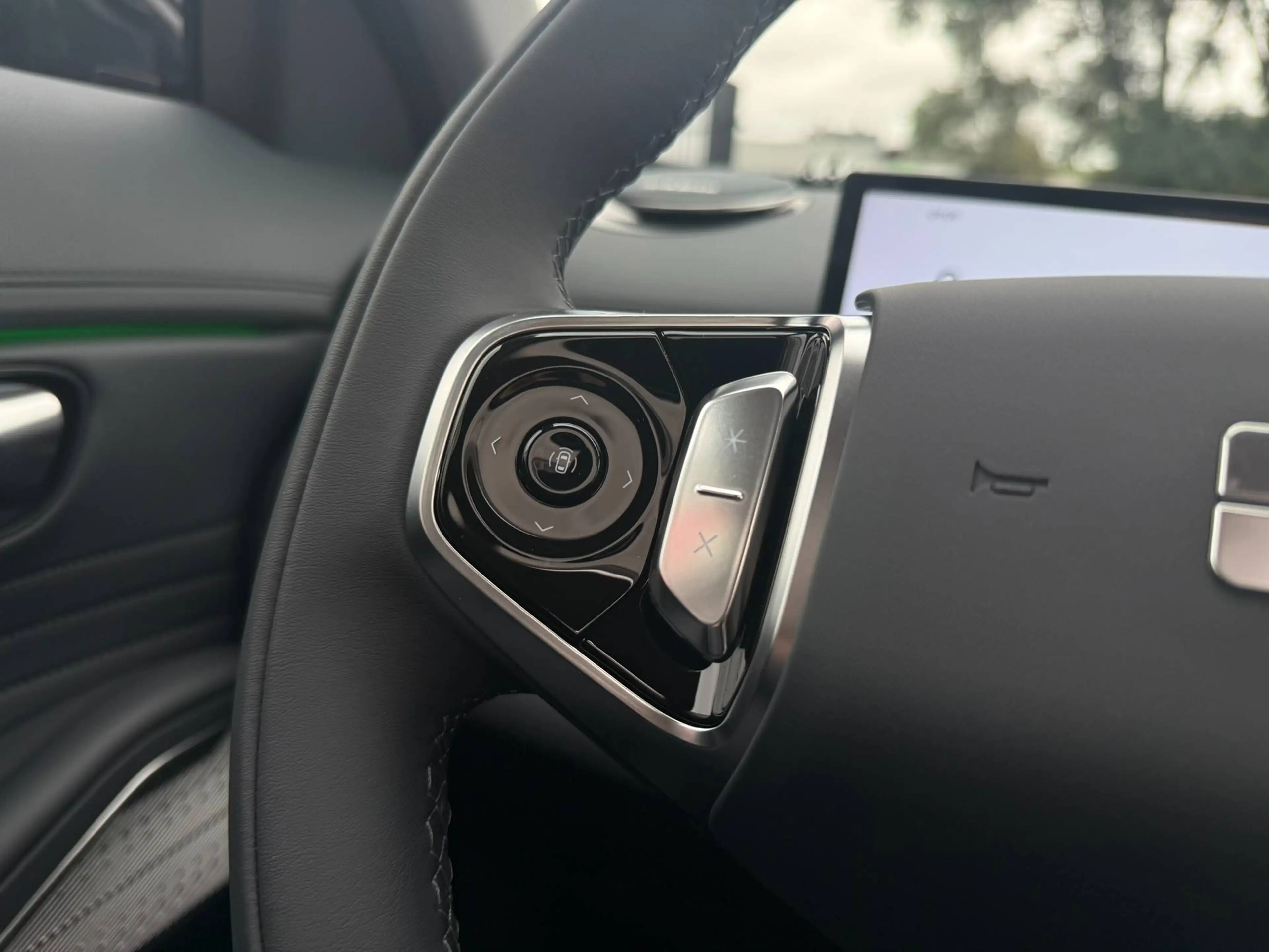 Geely Starray EM-i MAX+ PLUG IN HYBRIDE / CARPLAY / PANODAK / KEYLESS — photo 32