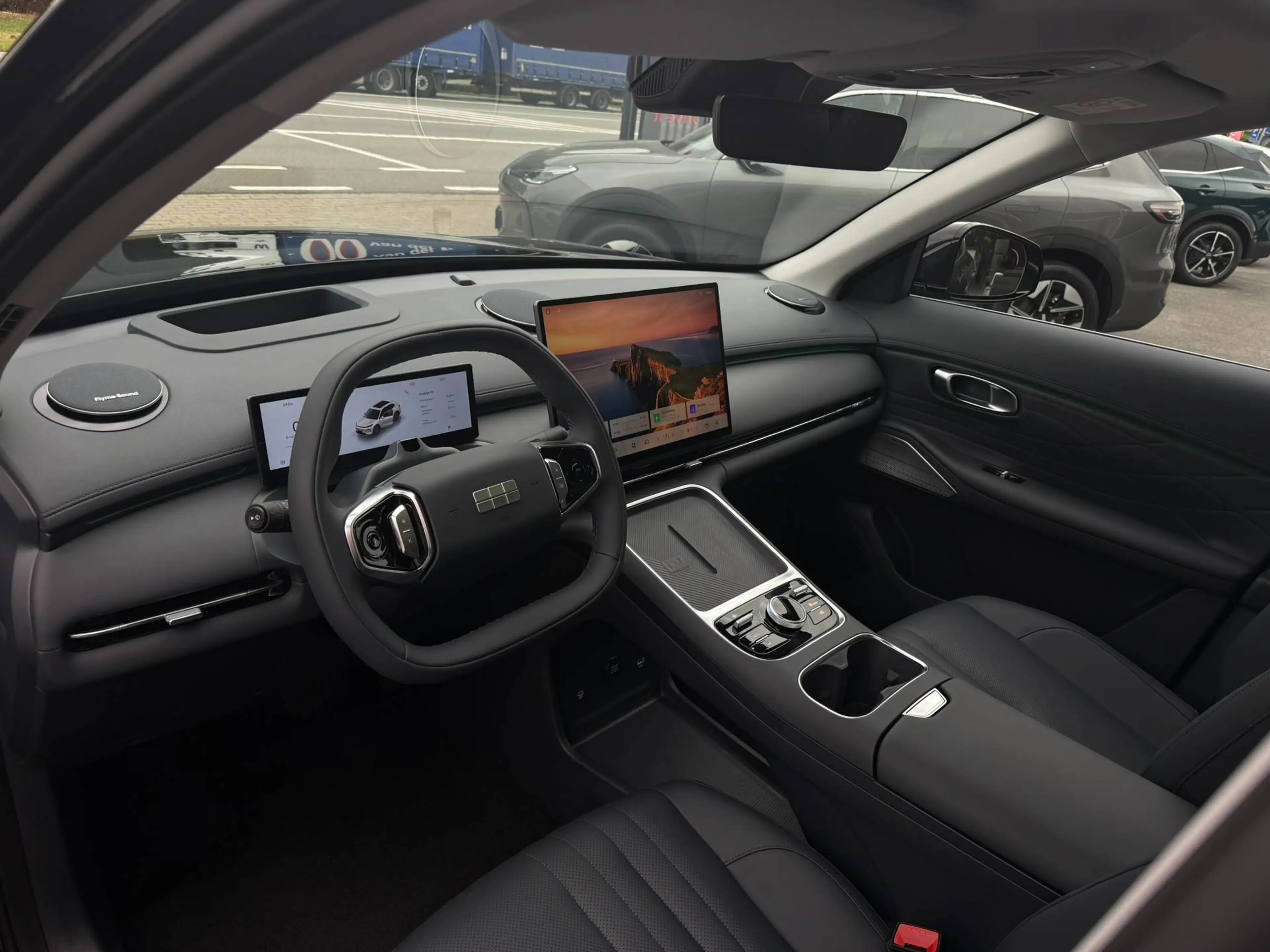 Geely Starray EM-i MAX+ PLUG IN HYBRIDE / CARPLAY / PANODAK / KEYLESS — photo 25