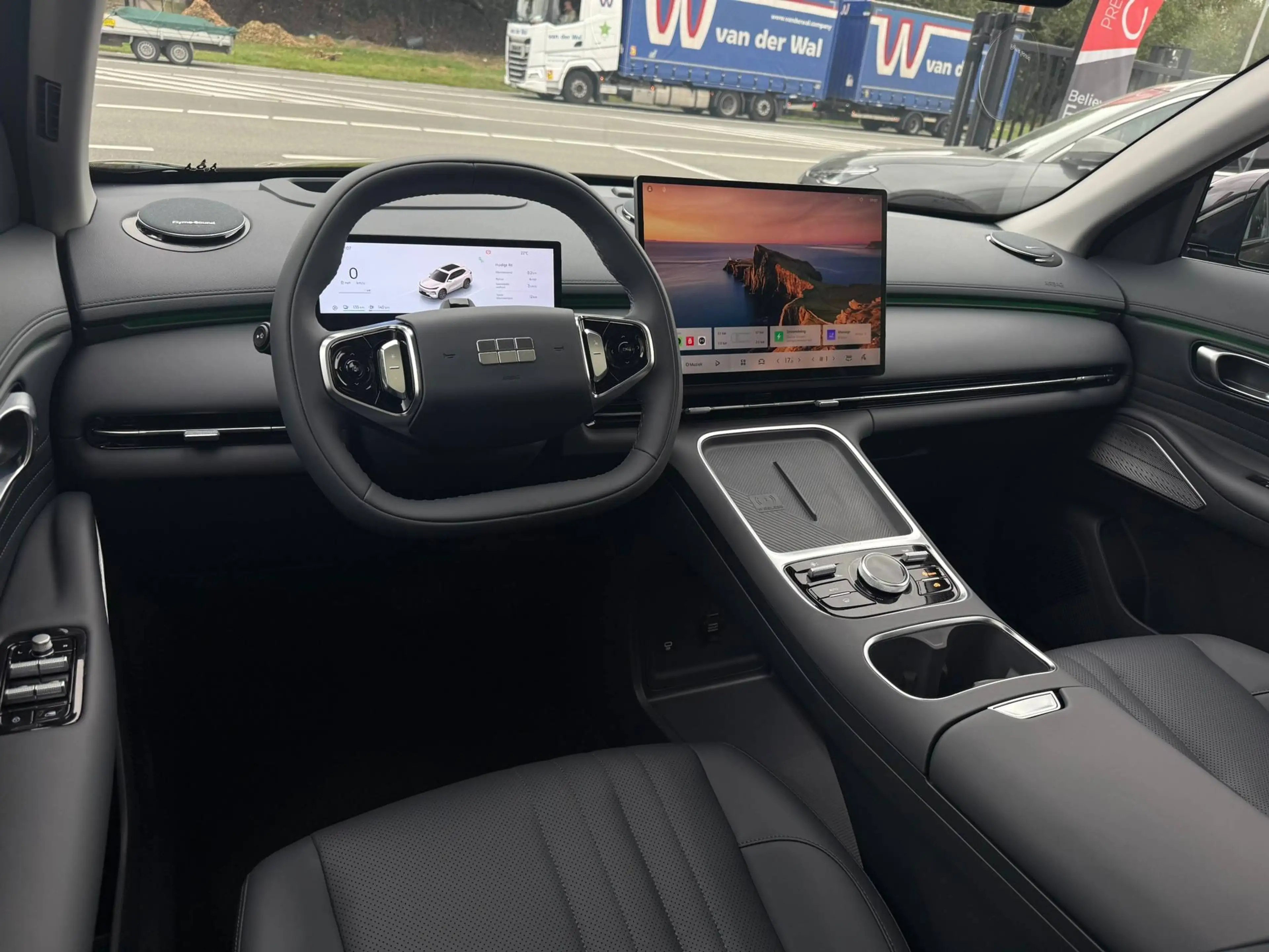 Geely Starray EM-i MAX+ PLUG IN HYBRIDE / CARPLAY / PANODAK / KEYLESS — photo 28