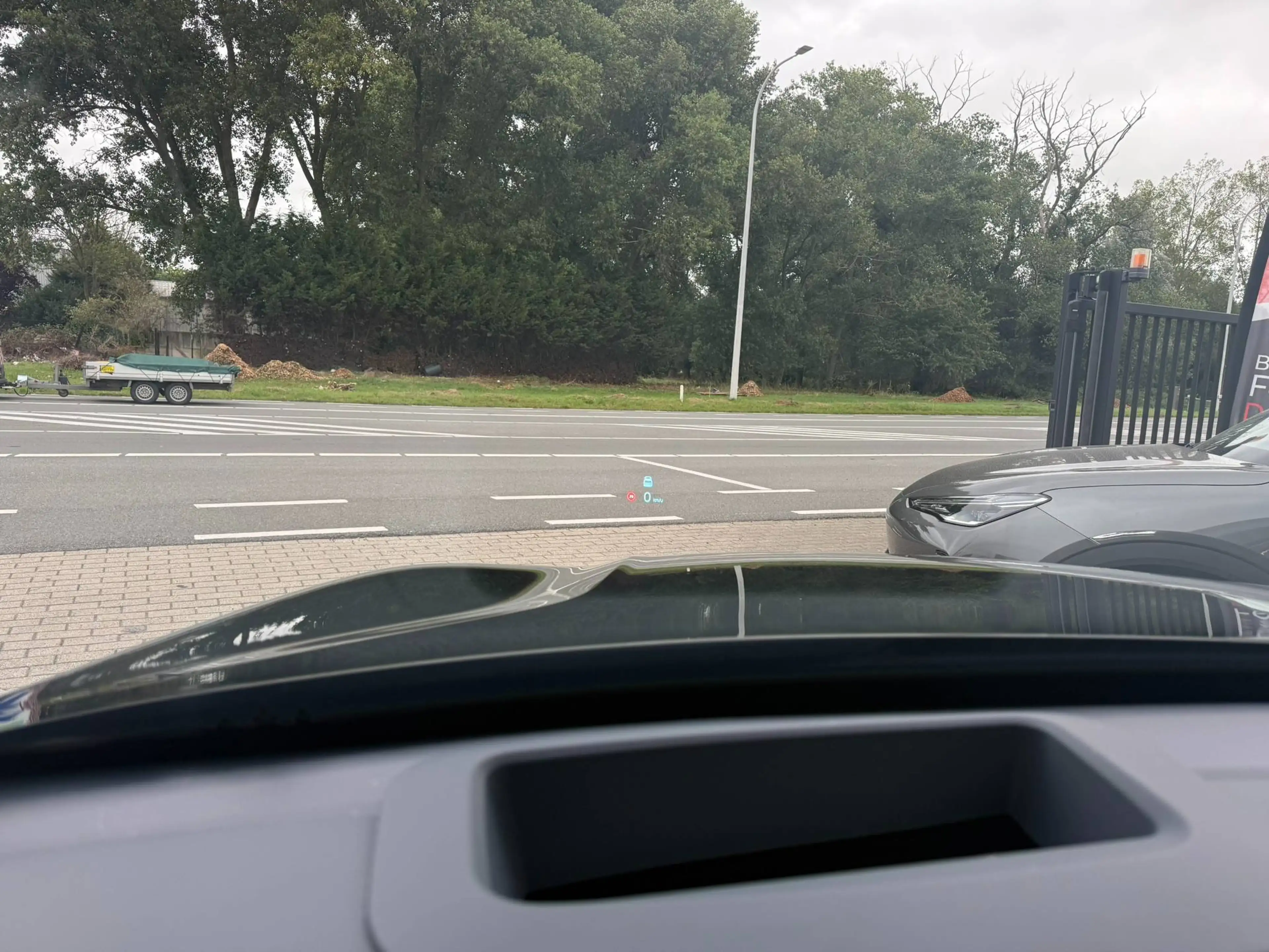Geely Starray EM-i MAX+ PLUG IN HYBRIDE / CARPLAY / PANODAK / KEYLESS — photo 47