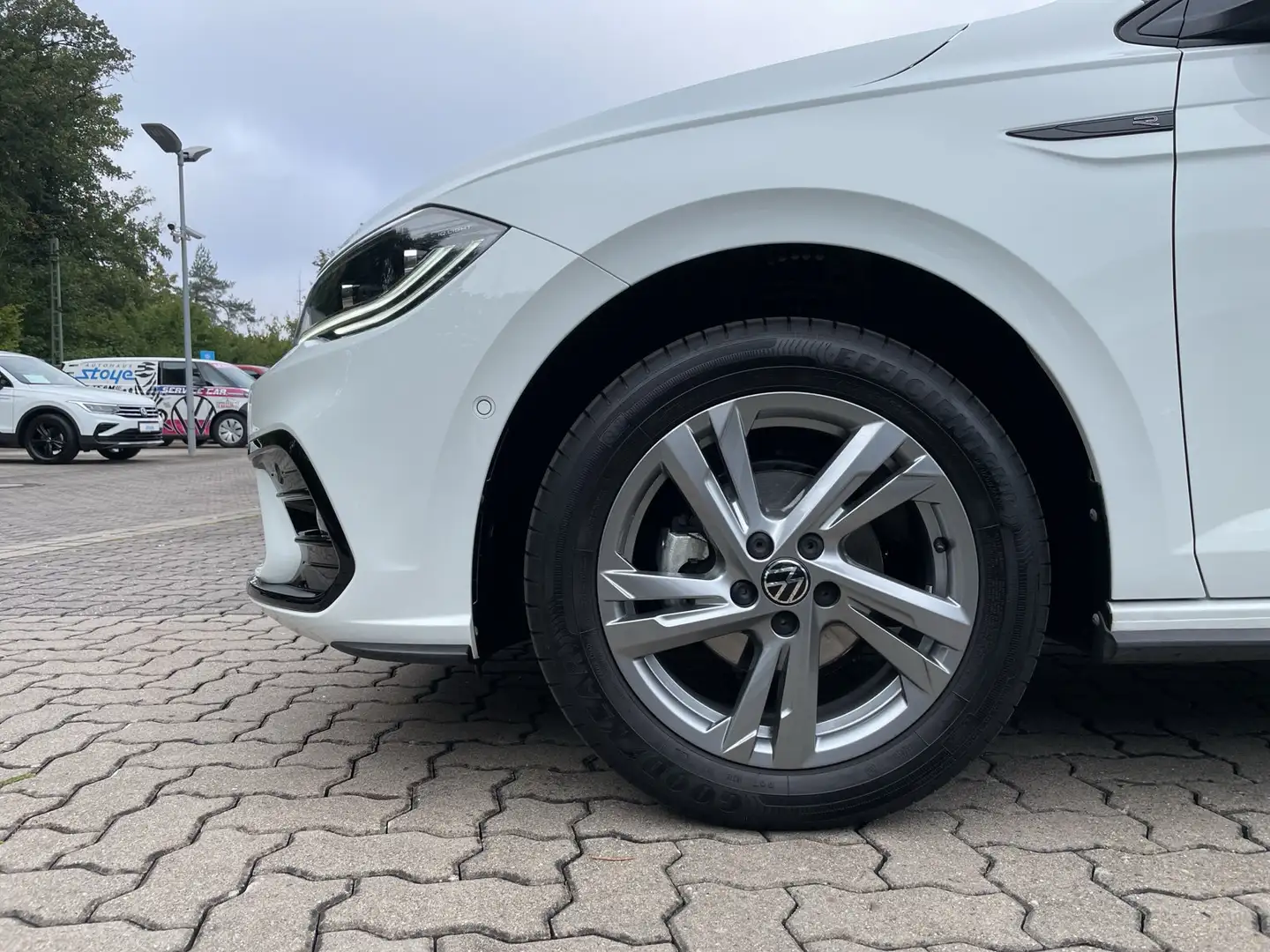 Volkswagen Polo R-Line TSi Navi Matrix EPC v+h R-Line Weiß - 2
