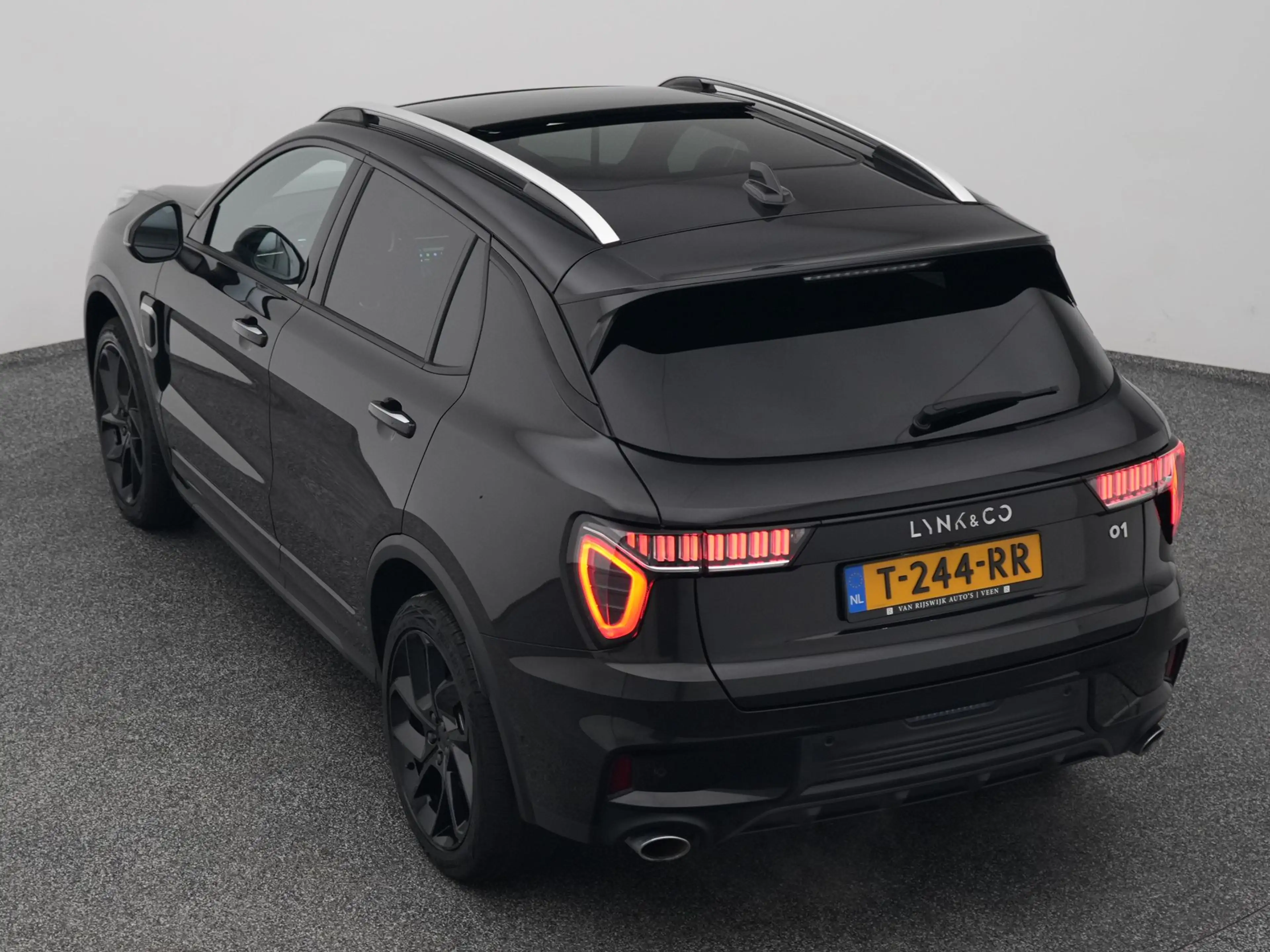 Lynk & Co 01 1.5 Plug-in Hybrid | 360° | BLACK | ZWARTE HEMEL | — photo 25