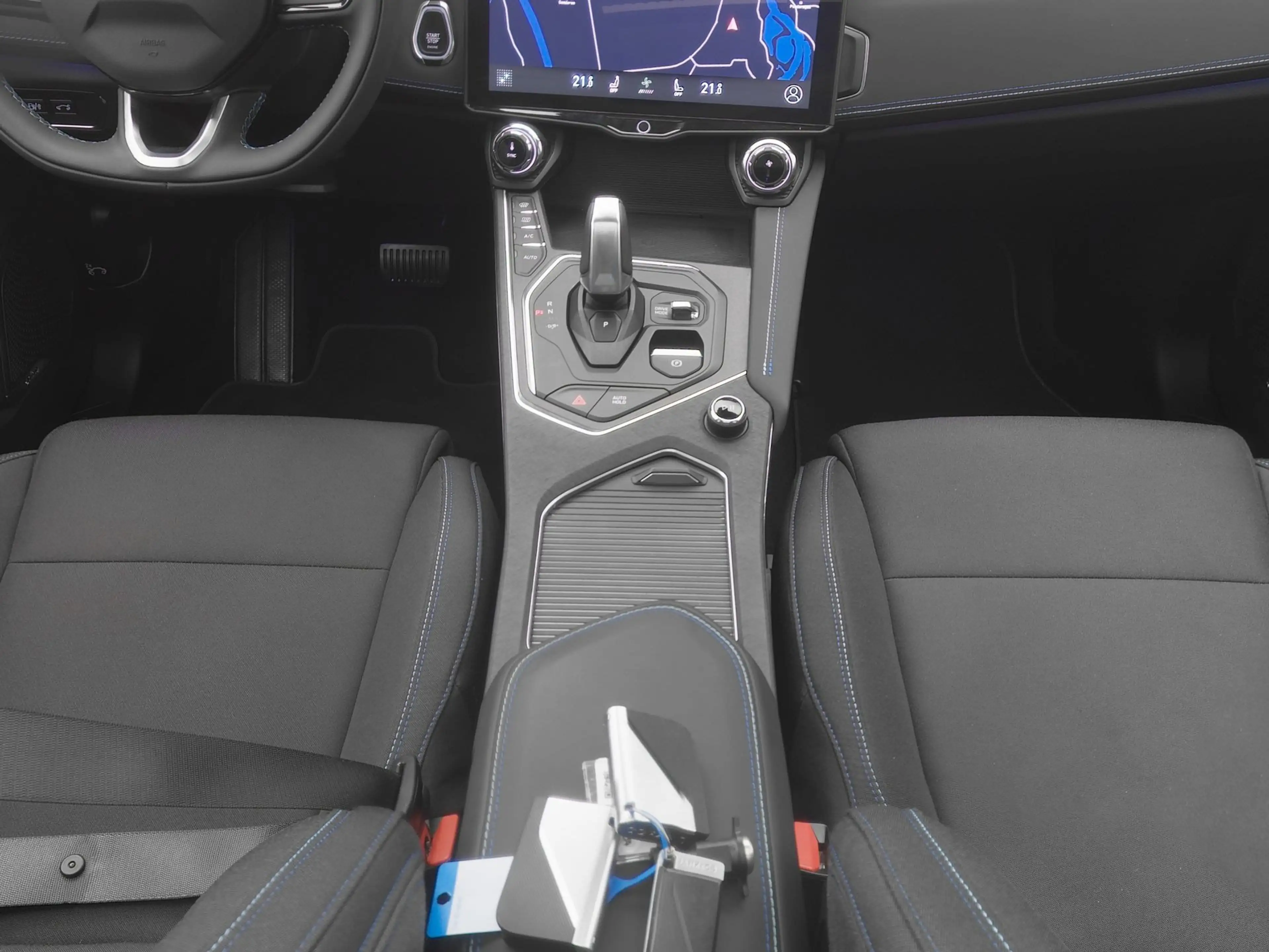Lynk & Co 01 1.5 Plug-in Hybrid | 360° | BLACK | ZWARTE HEMEL | — photo 12