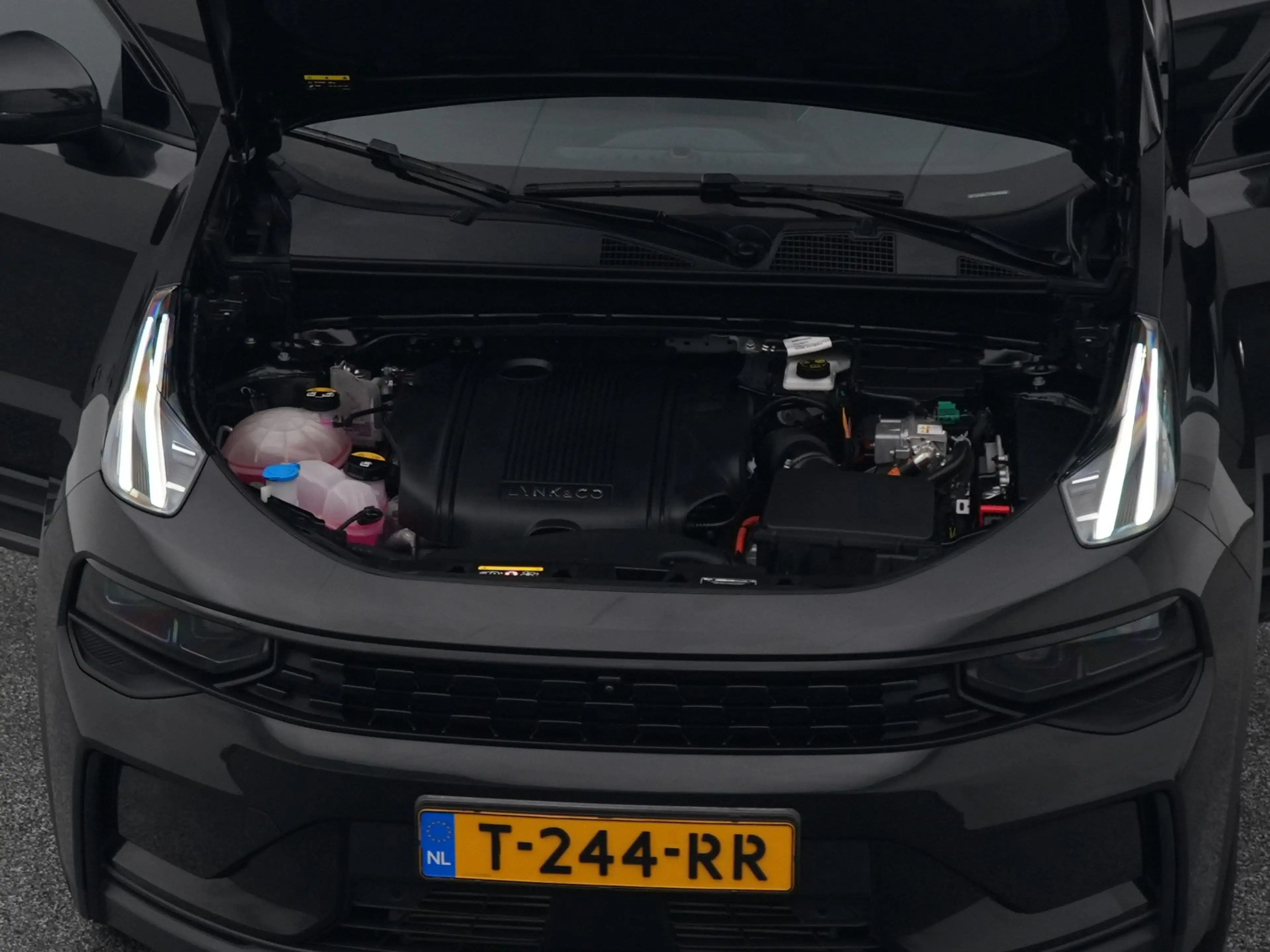 Lynk & Co 01 1.5 Plug-in Hybrid | 360° | BLACK | ZWARTE HEMEL | — photo 30