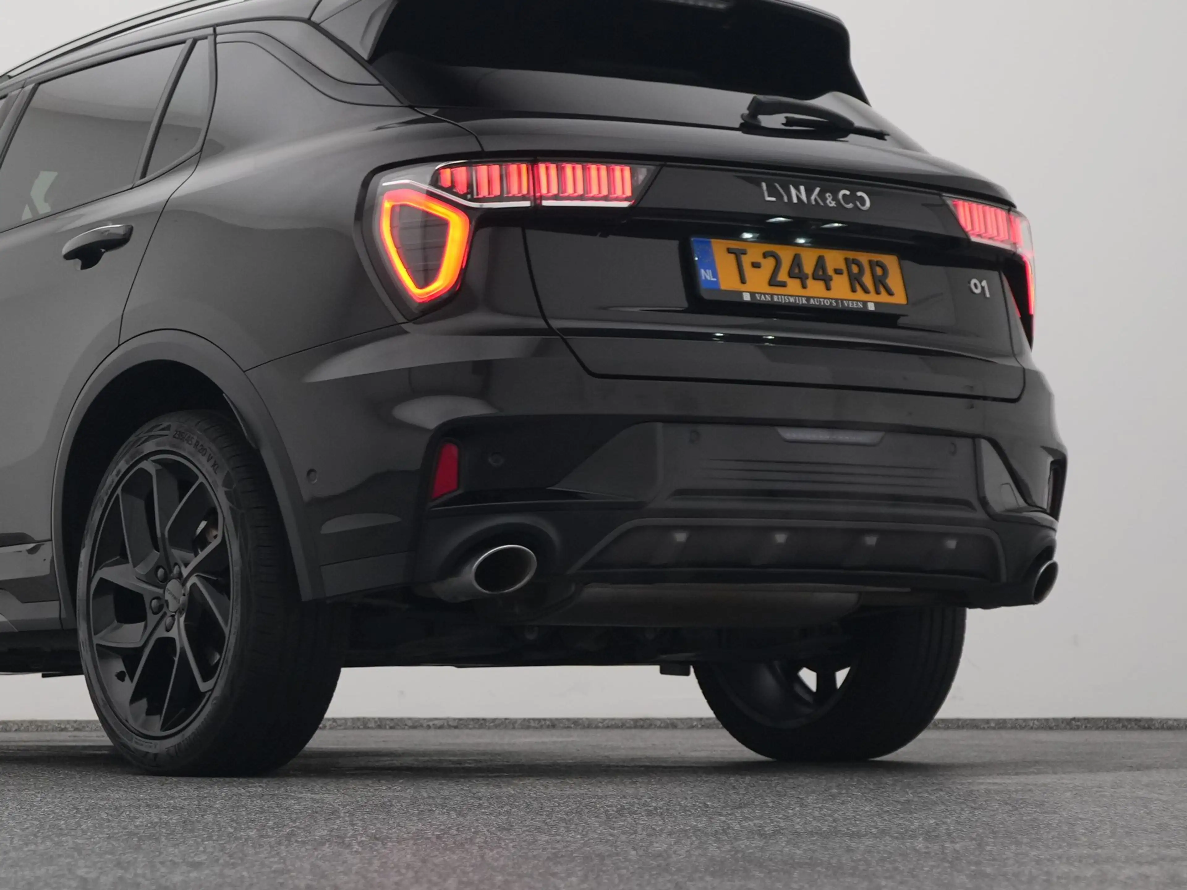Lynk & Co 01 1.5 Plug-in Hybrid | 360° | BLACK | ZWARTE HEMEL | — photo 22