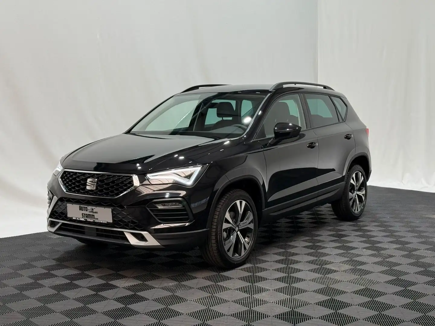 SEAT Ateca 1.5 TSI DSG Style LED ACC RFK Schwarz - 2