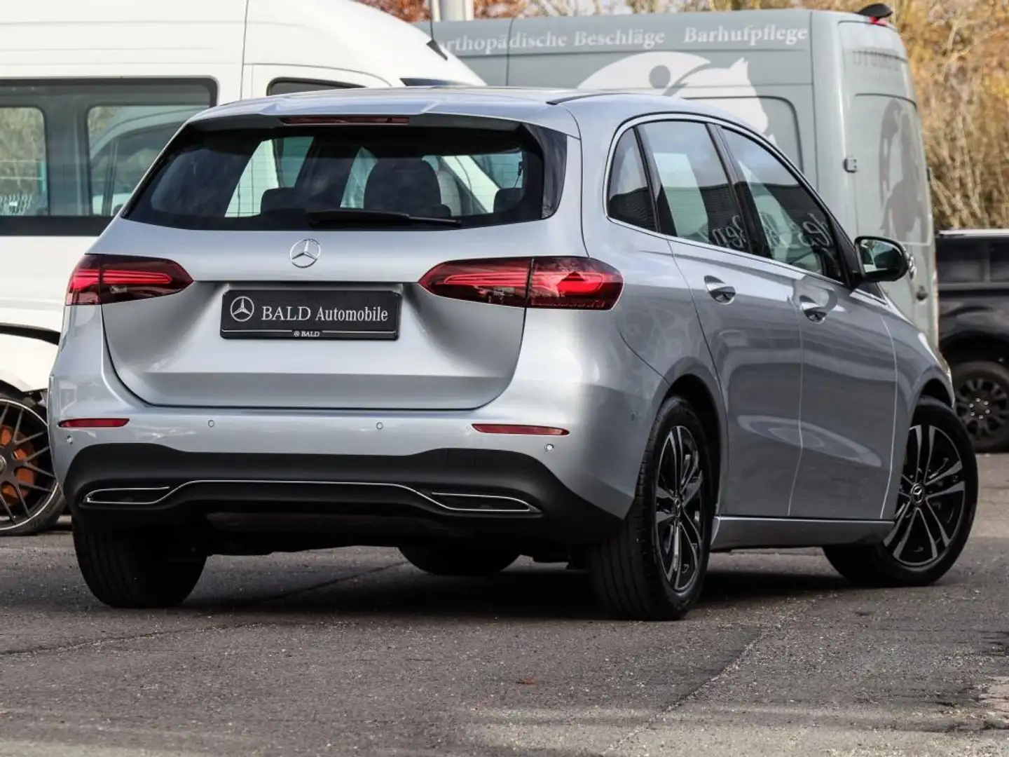 Mercedes-Benz B 200 Progressive/Distr/360/MBeam/Totw/EasyP/17" Silber - 2