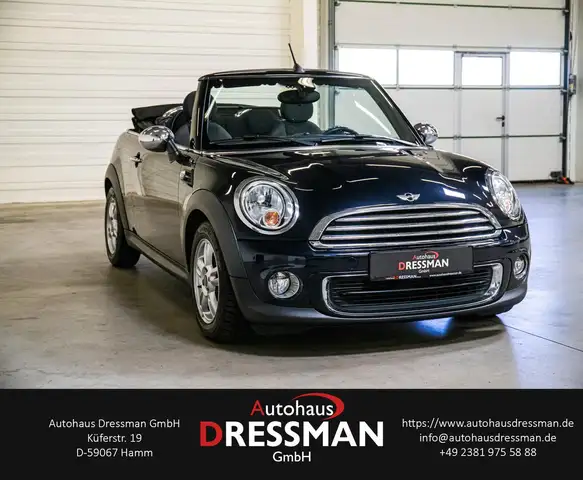 Mini Convertible view 3