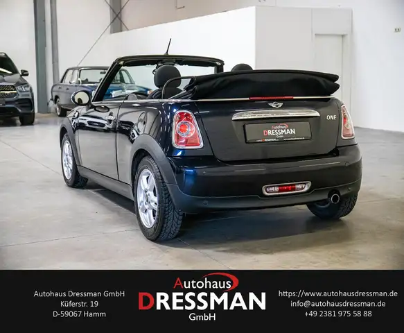 Mini Convertible view 7