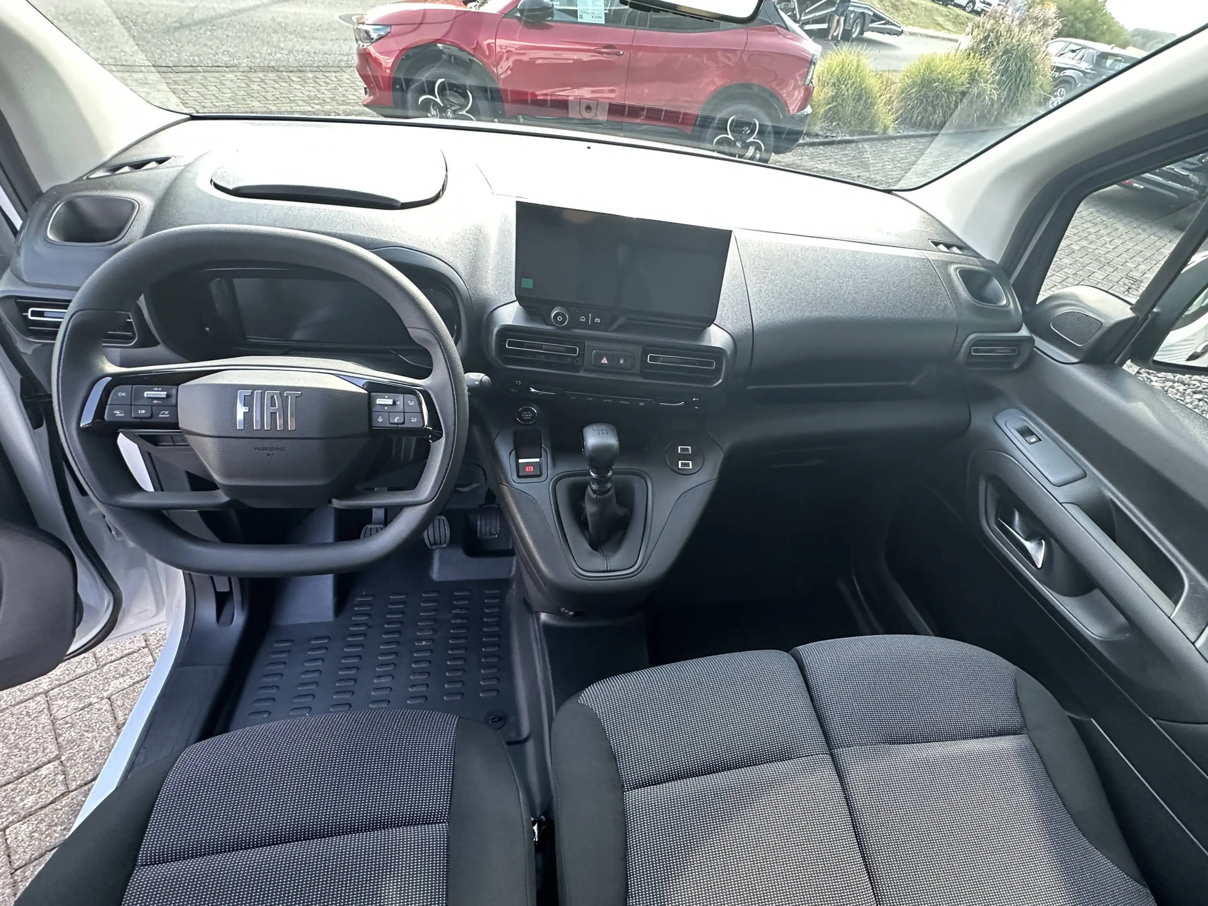 Fiat Doblo Kastenwagen XL L2 / Heckflügeltüren / Laderaumboden aus Holz — photo 8