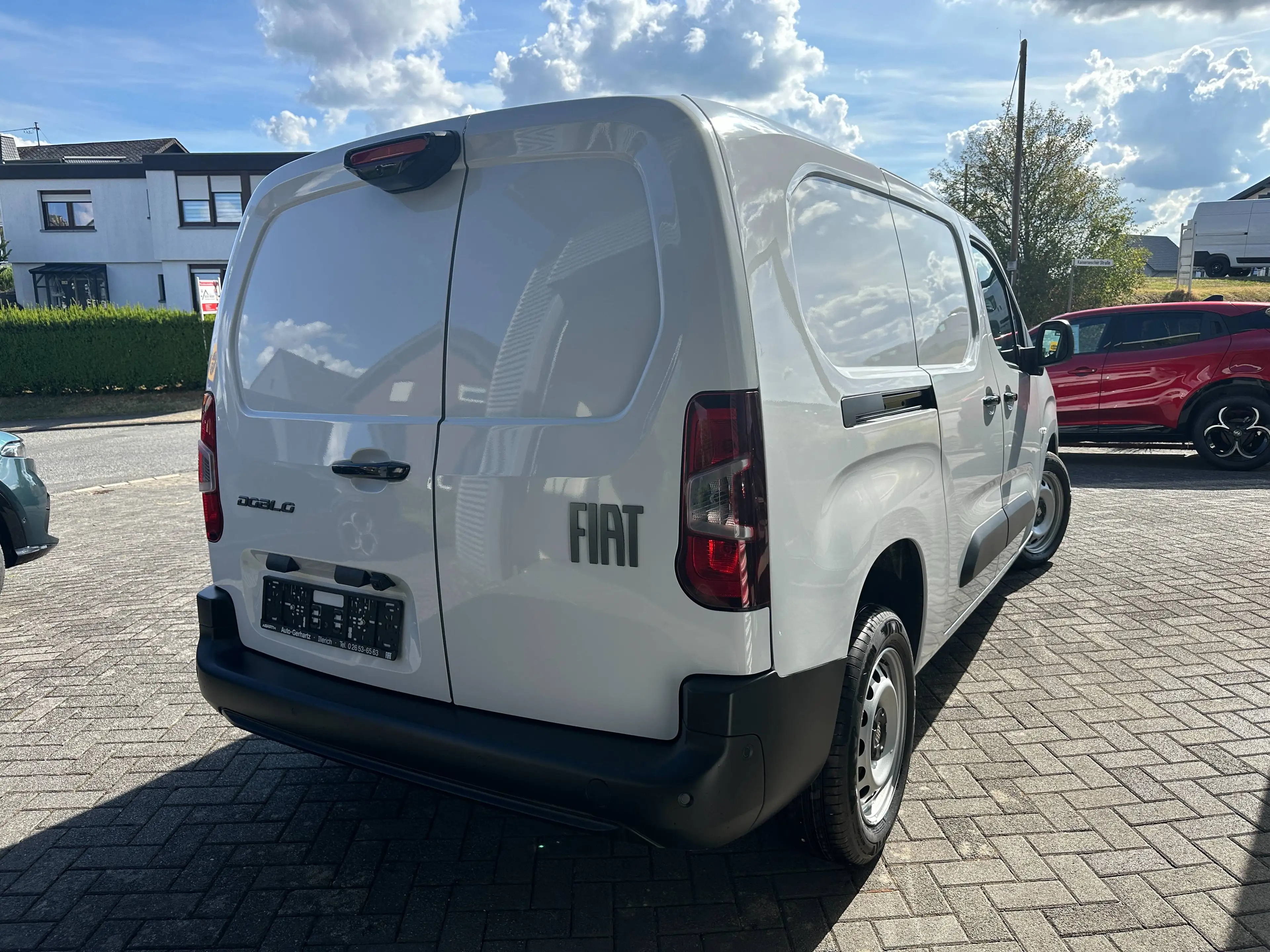 Fiat Doblo Kastenwagen XL L2 / Heckflügeltüren / Laderaumboden aus Holz — photo 5