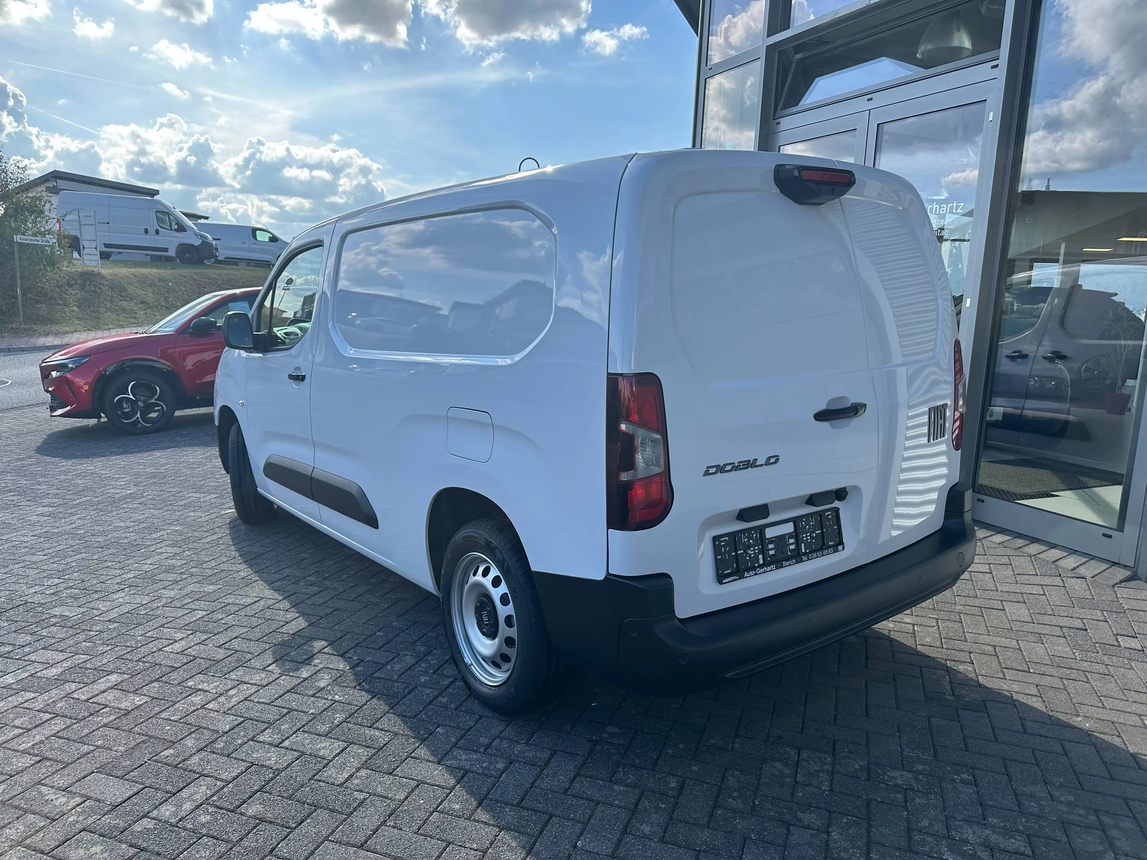 Fiat Doblo Kastenwagen XL L2 / Heckflügeltüren / Laderaumboden aus Holz — photo 4