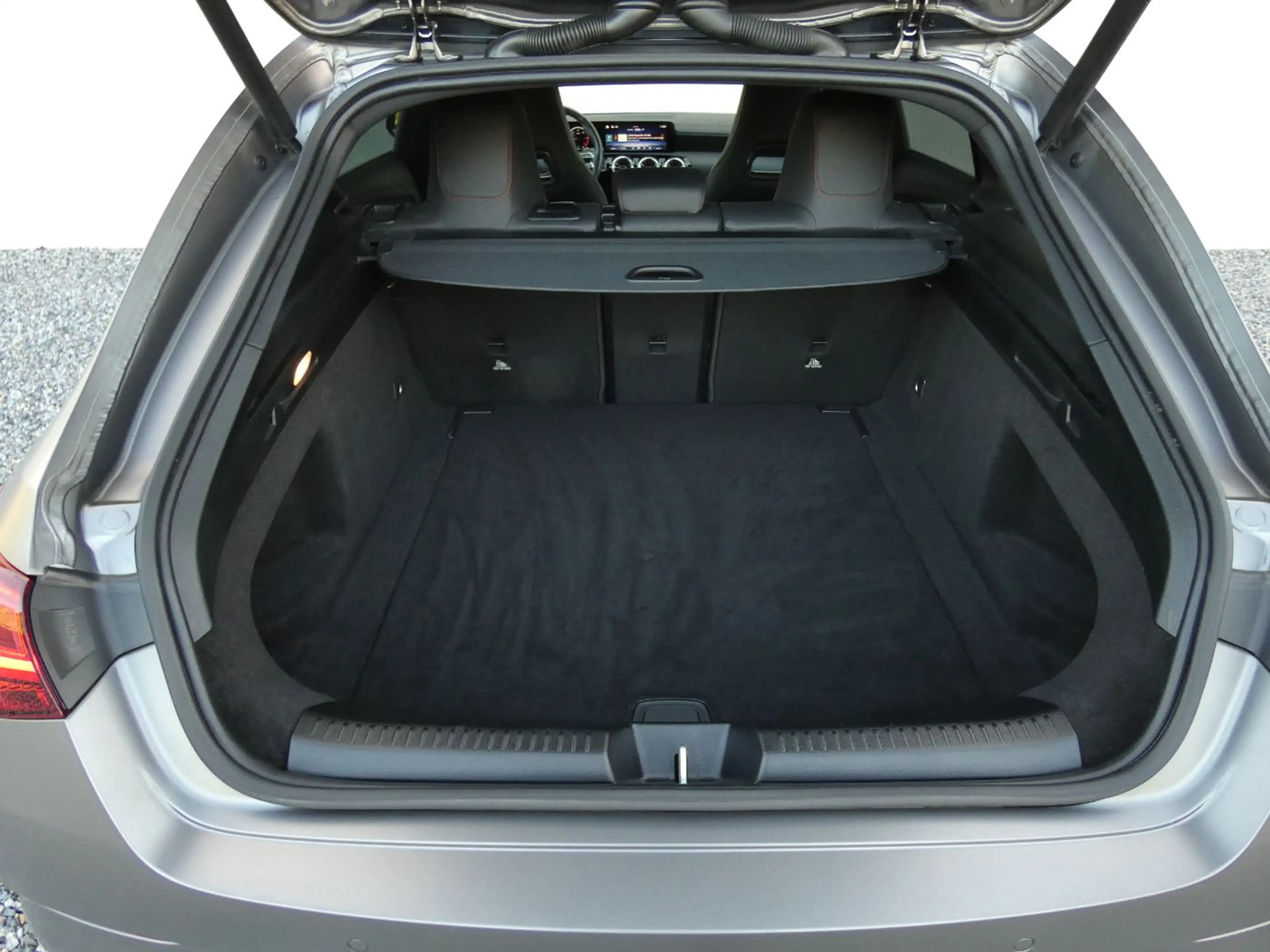 Mercedes-Benz CLA 180 d SB AMG **MAGNO LACK** MuliB+AHK+KeyGo+SD — photo 12