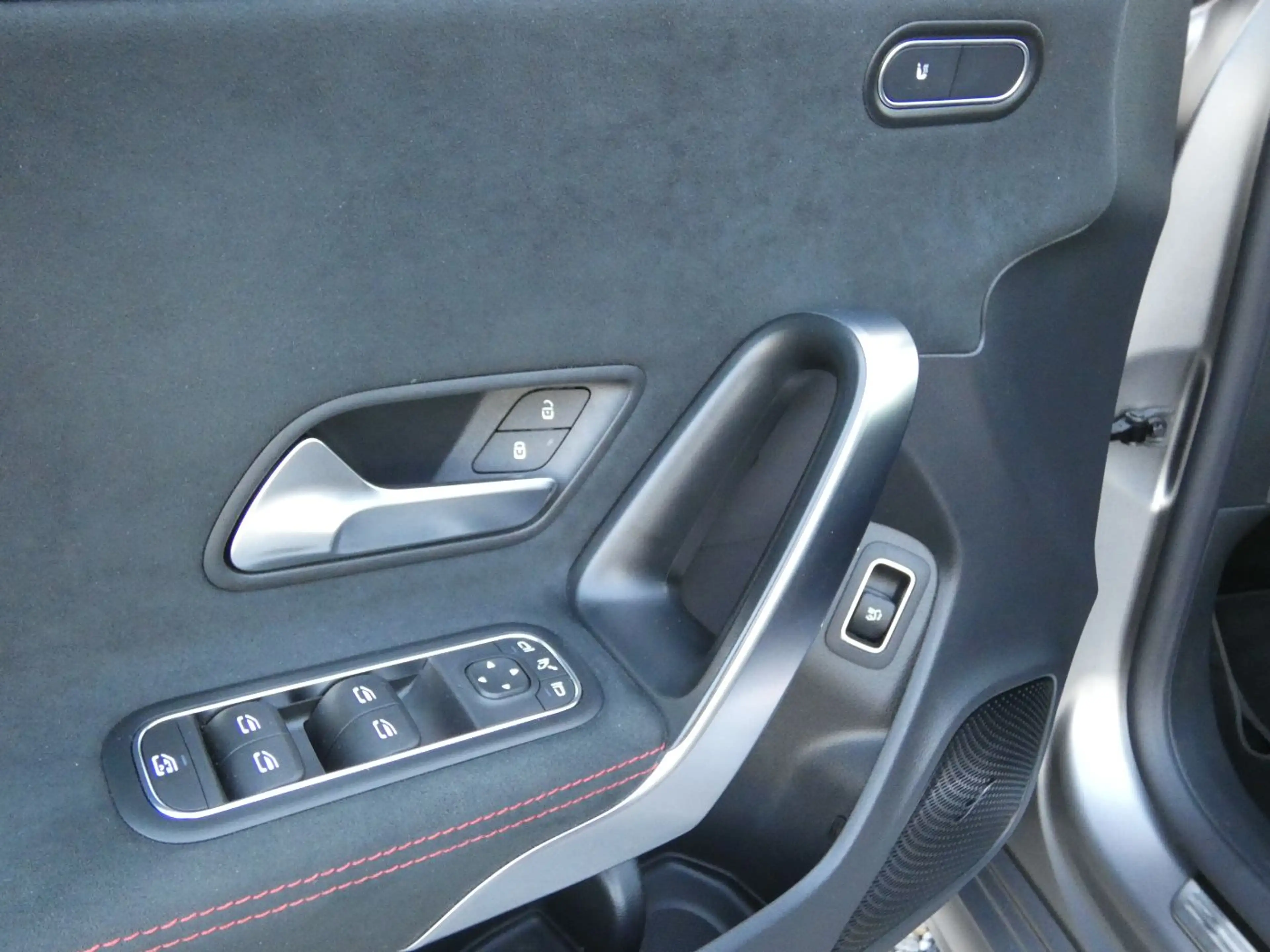 Mercedes-Benz CLA 180 d SB AMG **MAGNO LACK** MuliB+AHK+KeyGo+SD — photo 15