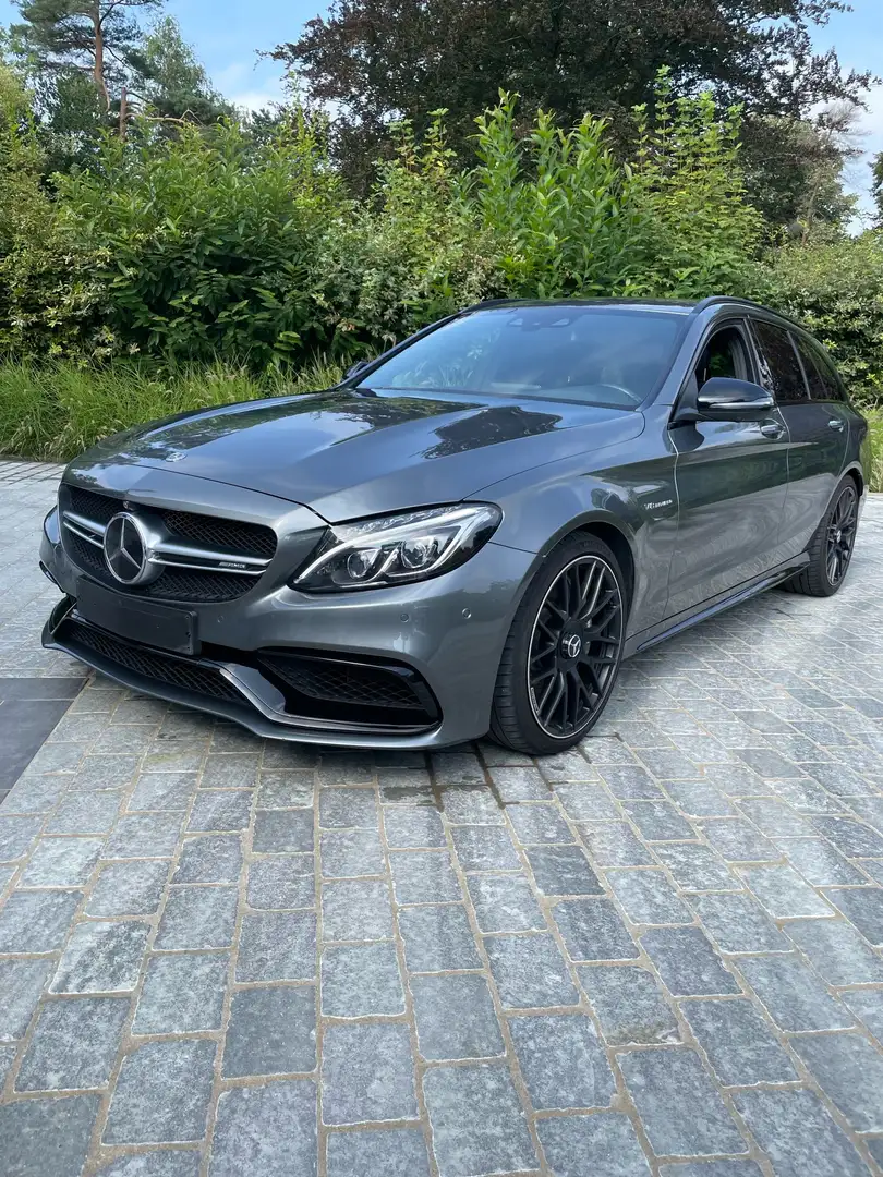 Mercedes-Benz C 63 AMG - 1