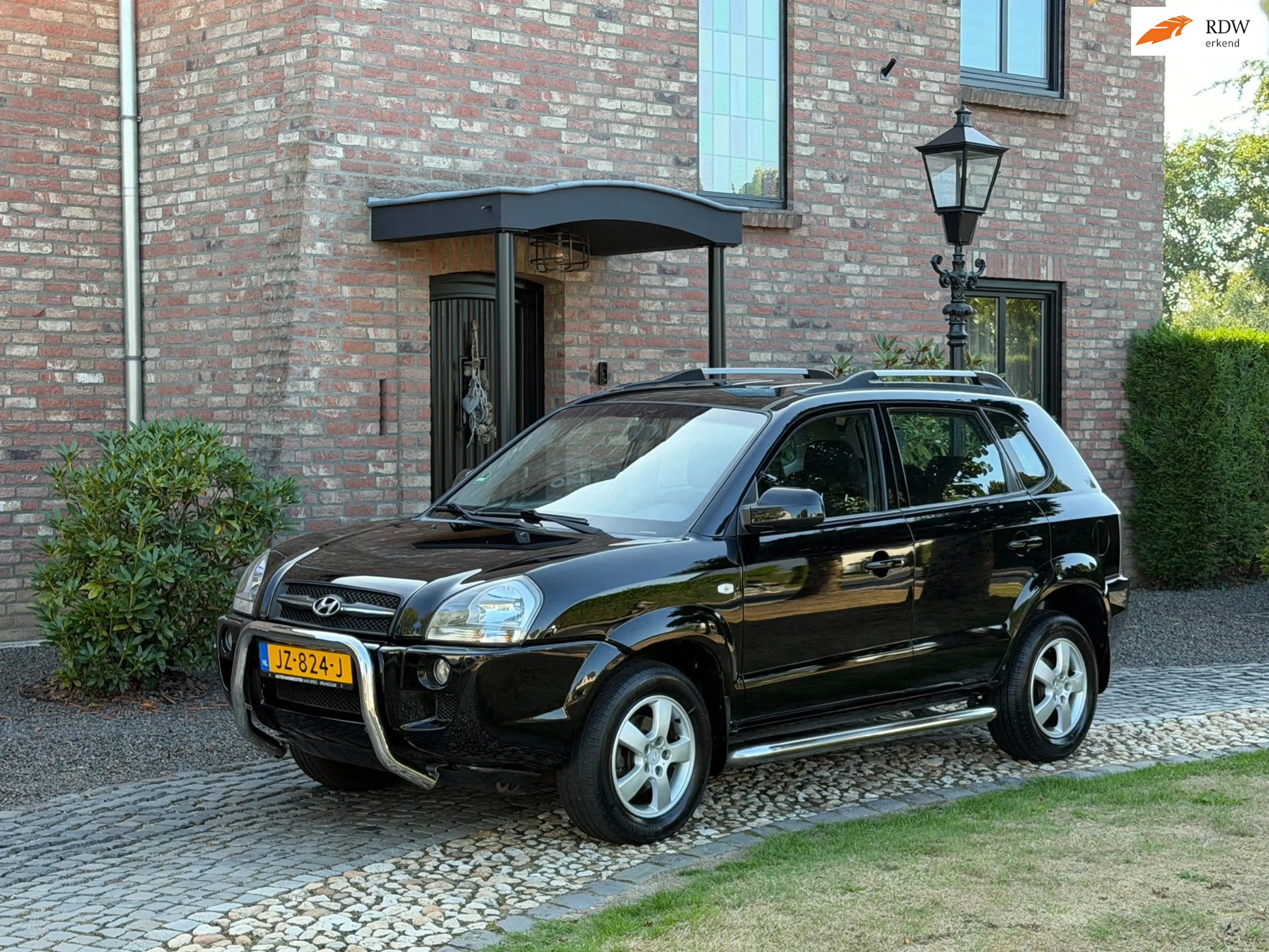 Hyundai TUCSON 2.0i Active airco Bullbar sidebars