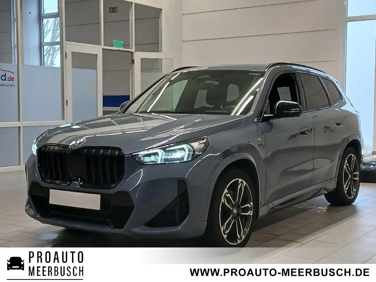 BMW X1 23d xDrive M Sport AHK/ADAPTLED/360°/PANO Grau - 1