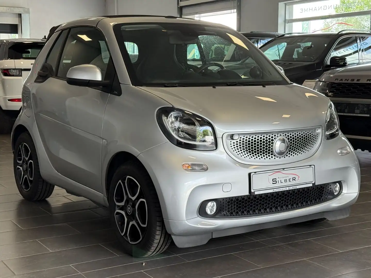 smart forTwo cabrio prime Automat. Kamera/SHZ/Navi/Alu Silber - 2
