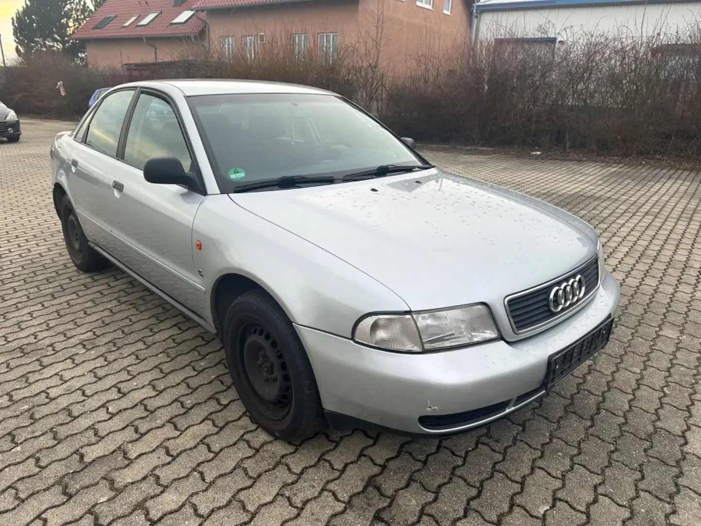 Audi A4 1.6 Srebrny - 2