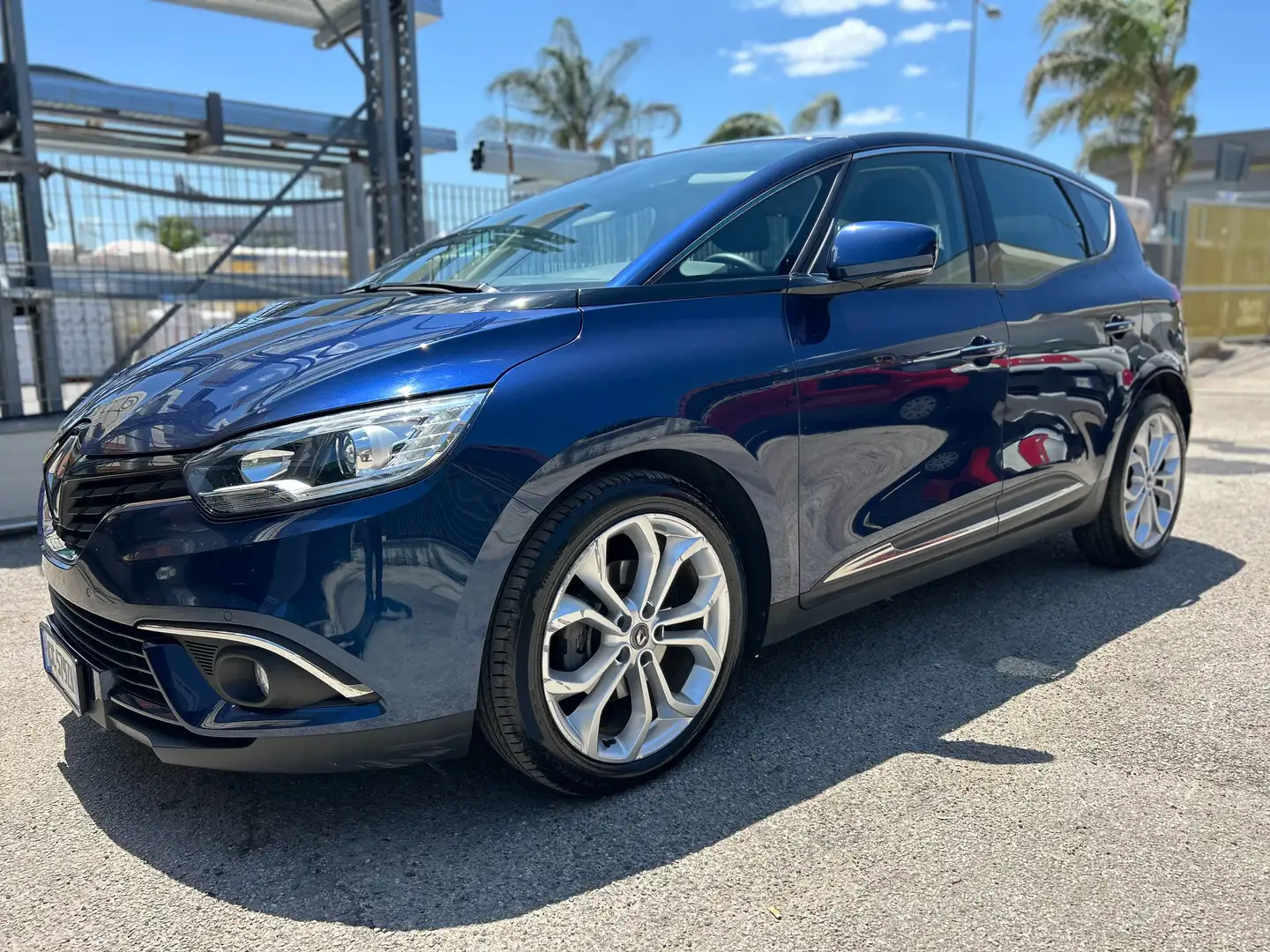 Renault Scenic ScenicIV 2020 1.7 bluedci Initiale Paris 120cv edc Blu/Azzurro - 1