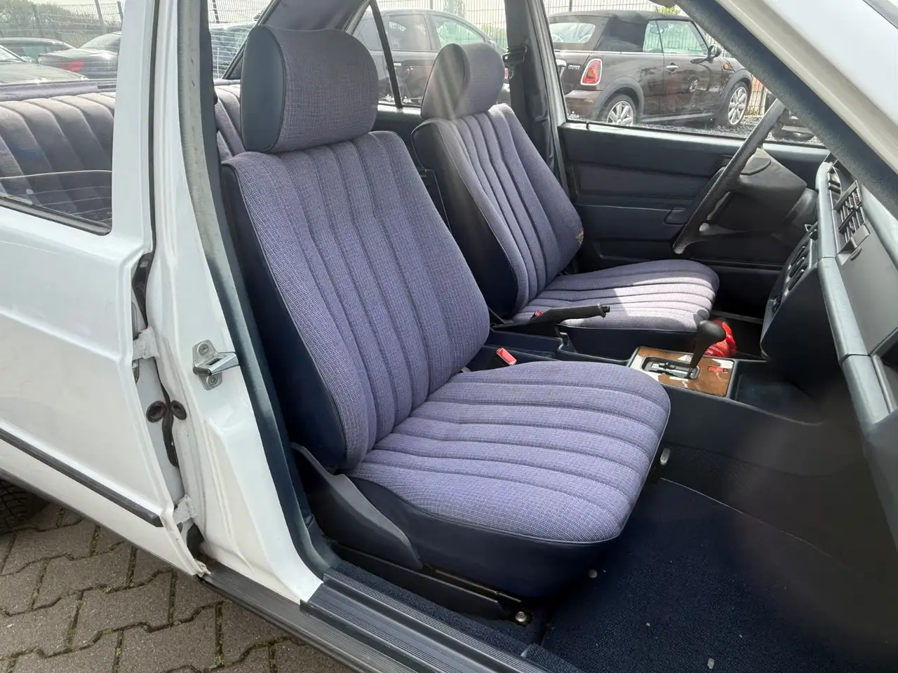 Mercedes-Benz 190 E Oldtimer, foto 9