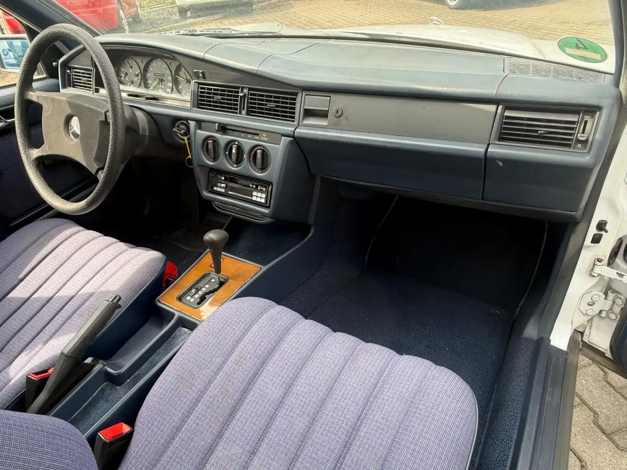 Mercedes-Benz 190 E Oldtimer, foto 8
