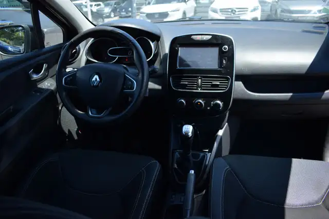 Renault Clio view 2