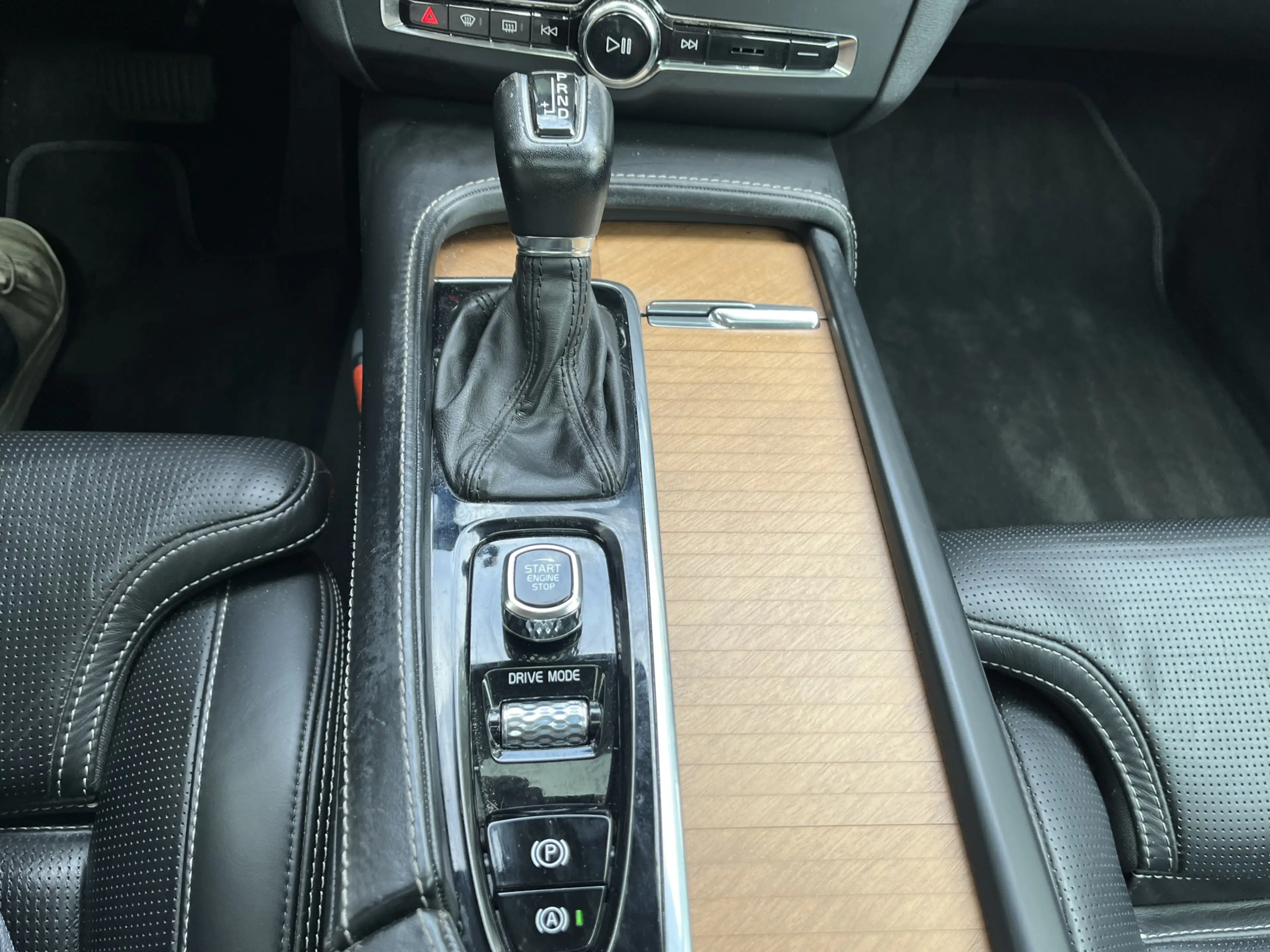 Volvo S90 2.0 T4 Inscription Business Luxury + Aut/Ecc/Leer/ — photo 14