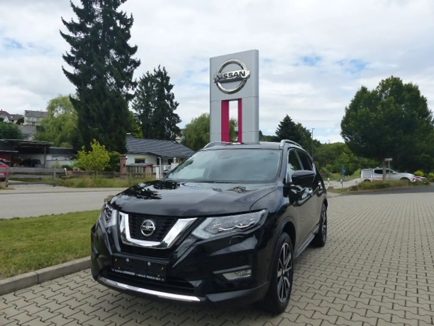 Nissan X-Trail Tekna Zwart - 1