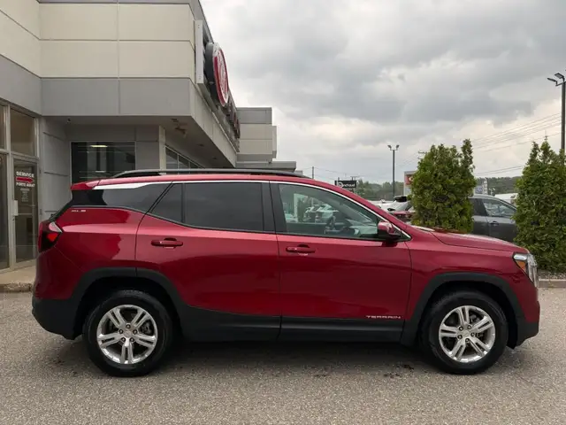 GMC Unspecified 2024 — photo 2