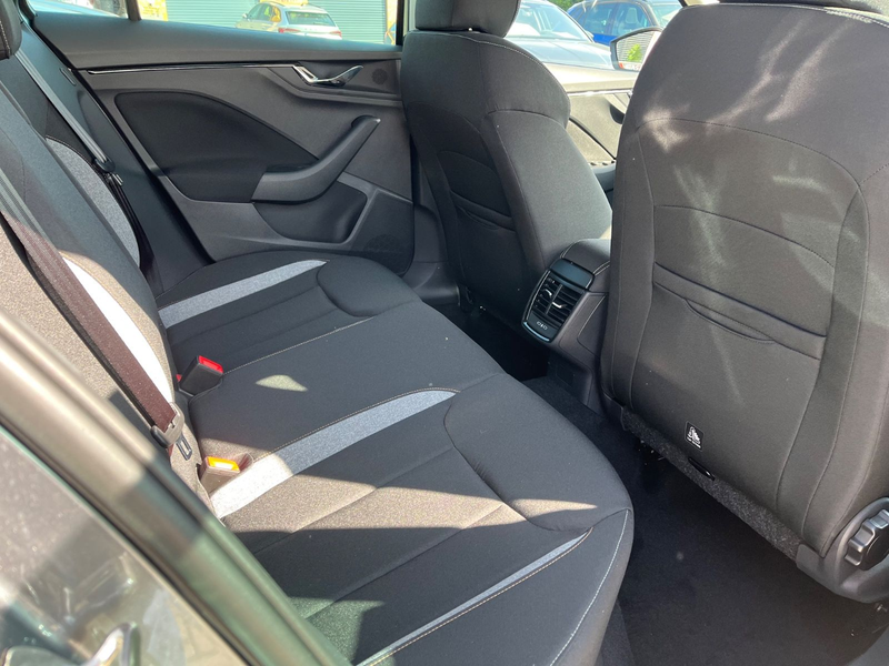 Skoda Scala 1.0 TSI 85kW DSG Selection Plus*AHK*Kamera — photo 38